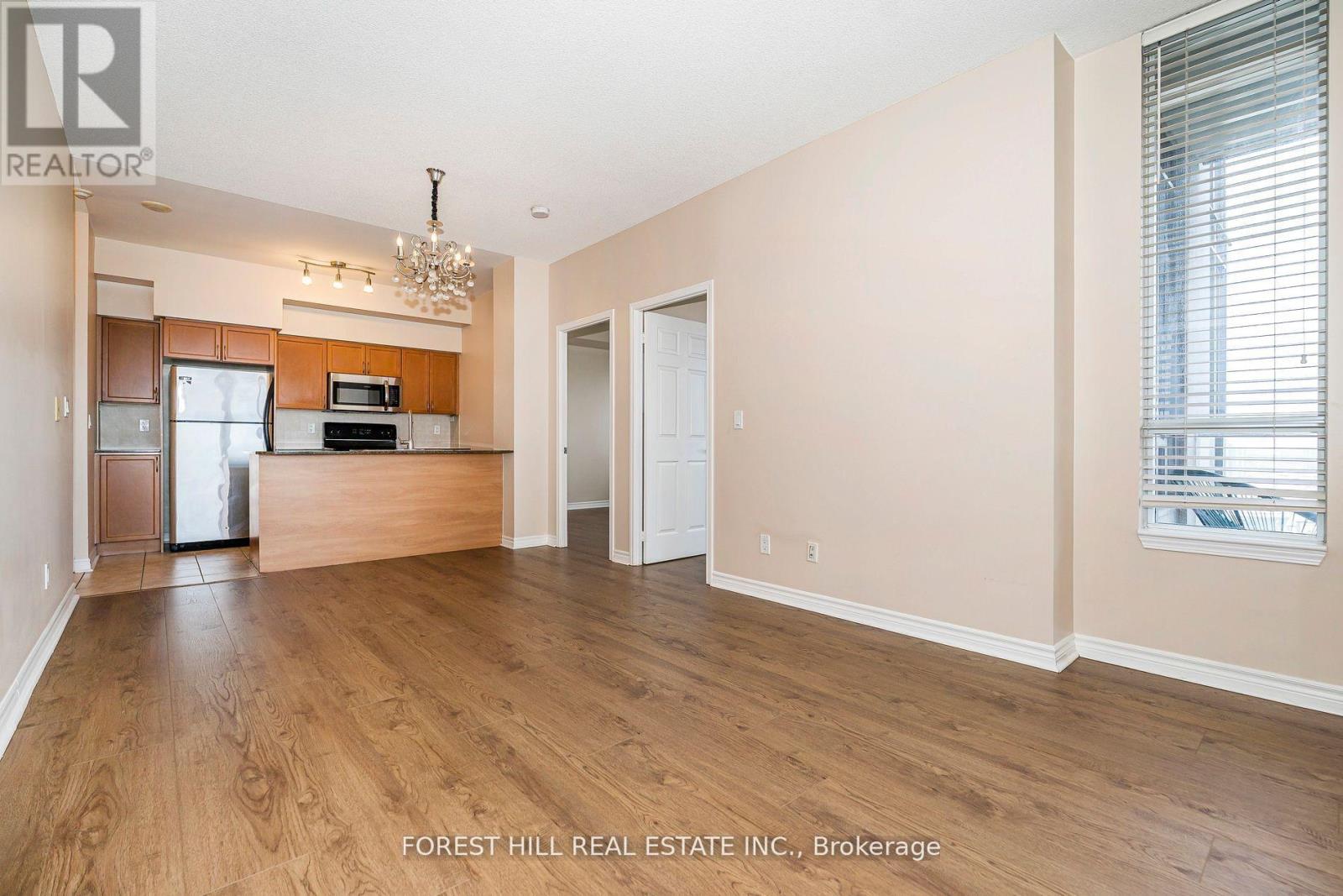 1610 - 388 Prince Of Wales Drive, Mississauga, Ontario  L5B 0A1 - Photo 3 - W12585960