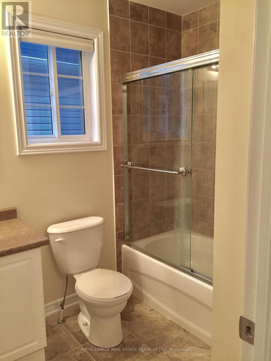 576 Murray Meadows Place, Milton, Ontario  L9T 8L8 - Photo 3 - W12585974