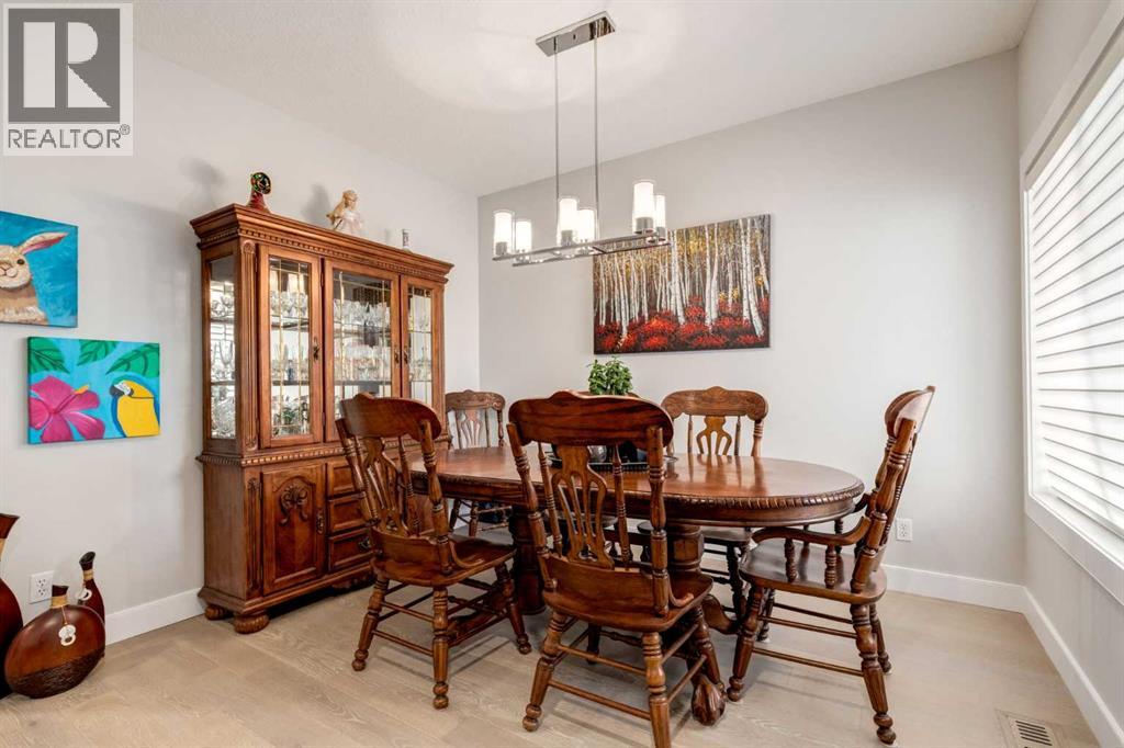 163 Cougarstone Court Sw, Calgary, Alberta  T3H 5R4 - Photo 5 - A2273136