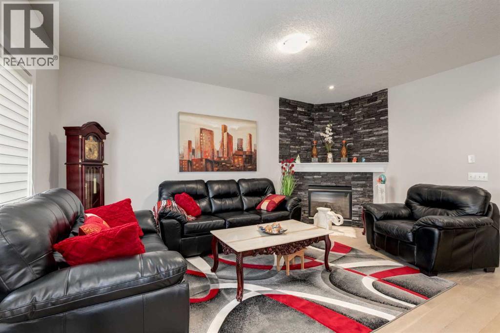 163 Cougarstone Court Sw, Calgary, Alberta  T3H 5R4 - Photo 8 - A2273136