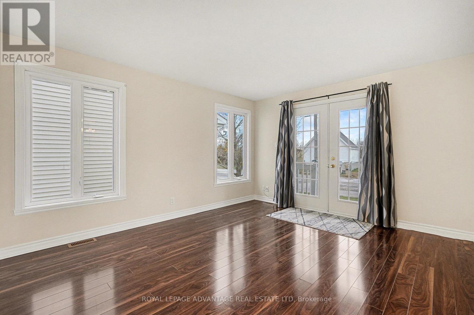 11 Queen Street, Perth, Ontario  K7H 2W4 - Photo 7 - X12586112