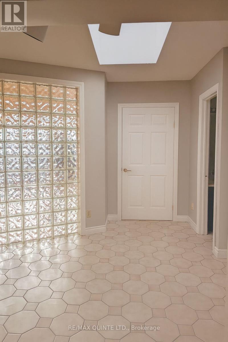 Ph2 - 141 Dundas Street, Quinte West, Ontario  K8V 3P6 - Photo 5 - X12586058