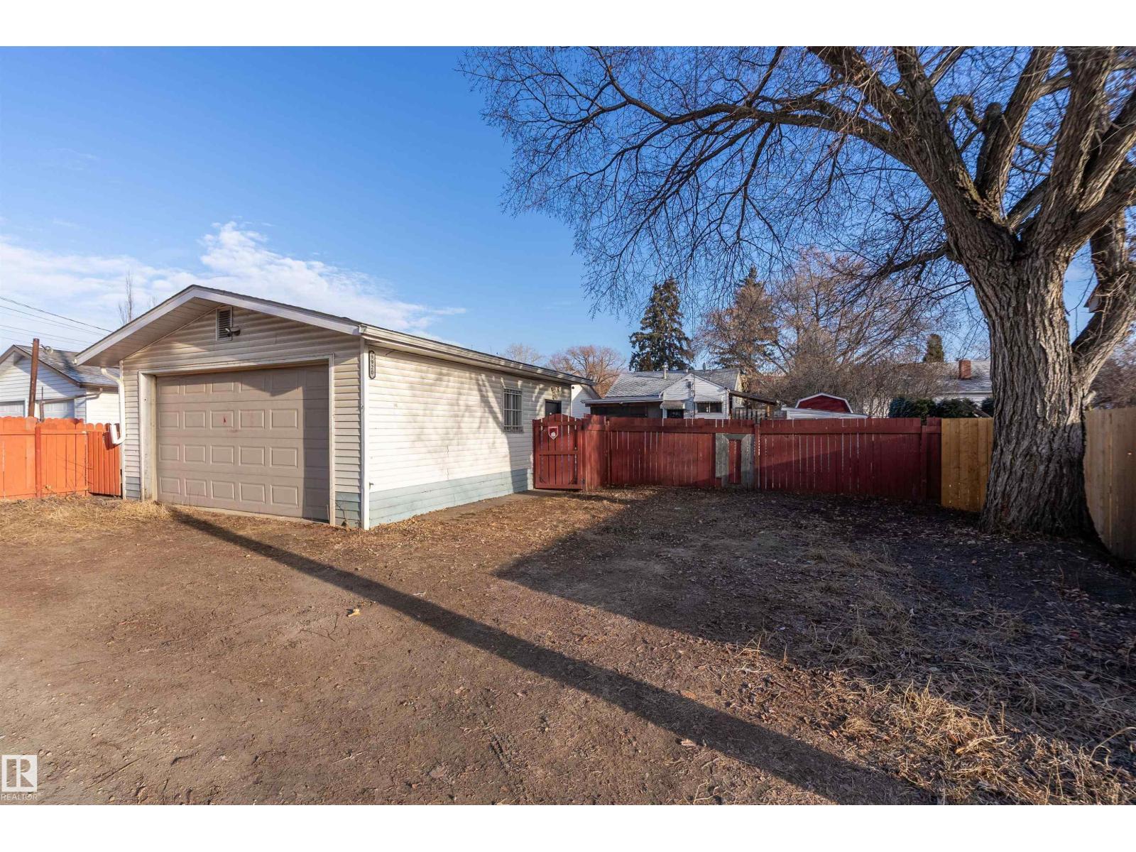 9920 150 St Nw, Edmonton, Alberta  T5P 1N8 - Photo 2 - E4466984