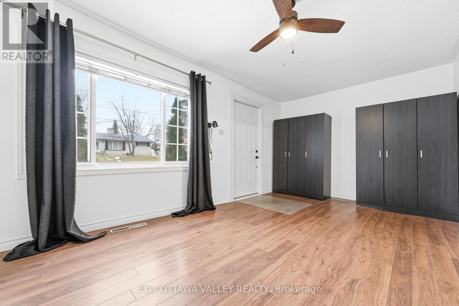 79 Doran Street, Petawawa, Ontario  K8H 1R3 - Photo 18 - X12586102