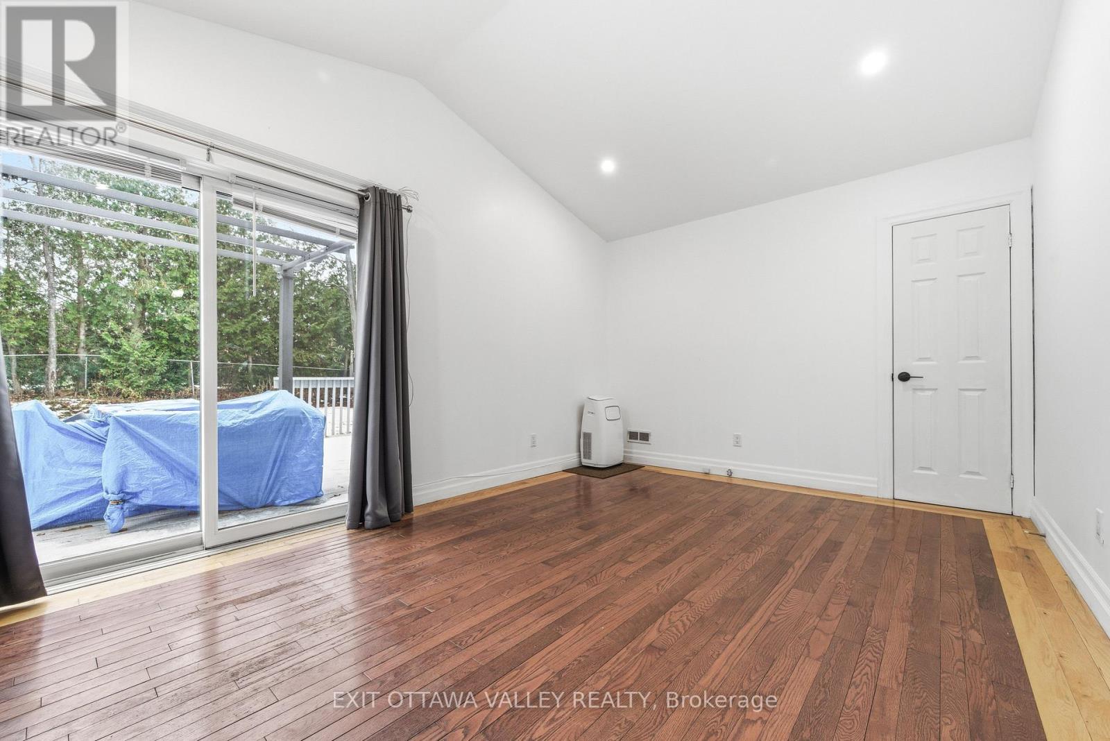 79 Doran Street, Petawawa, Ontario  K8H 1R3 - Photo 30 - X12586102