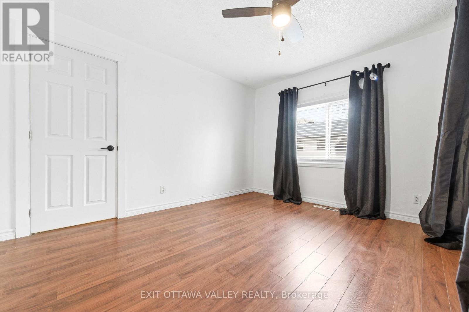 79 Doran Street, Petawawa, Ontario  K8H 1R3 - Photo 38 - X12586102