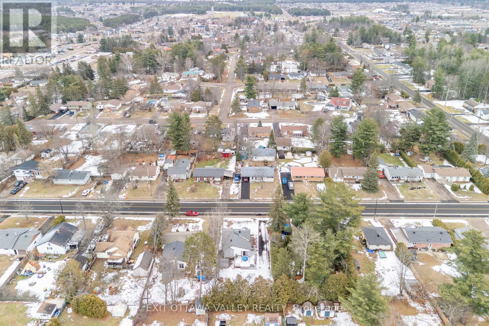 79 Doran Street, Petawawa, Ontario  K8H 1R3 - Photo 6 - X12586102