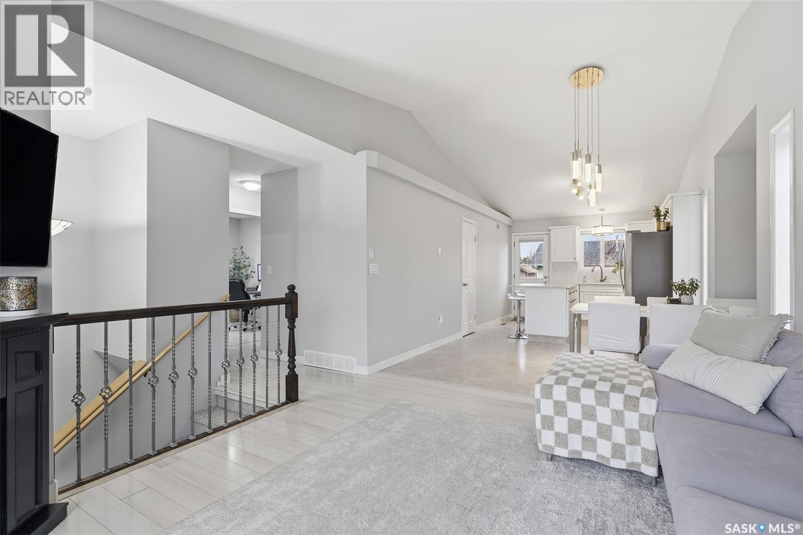 302 Kerr Road, Saskatoon, Saskatchewan  S7K 4S3 - Photo 5 - SK024897