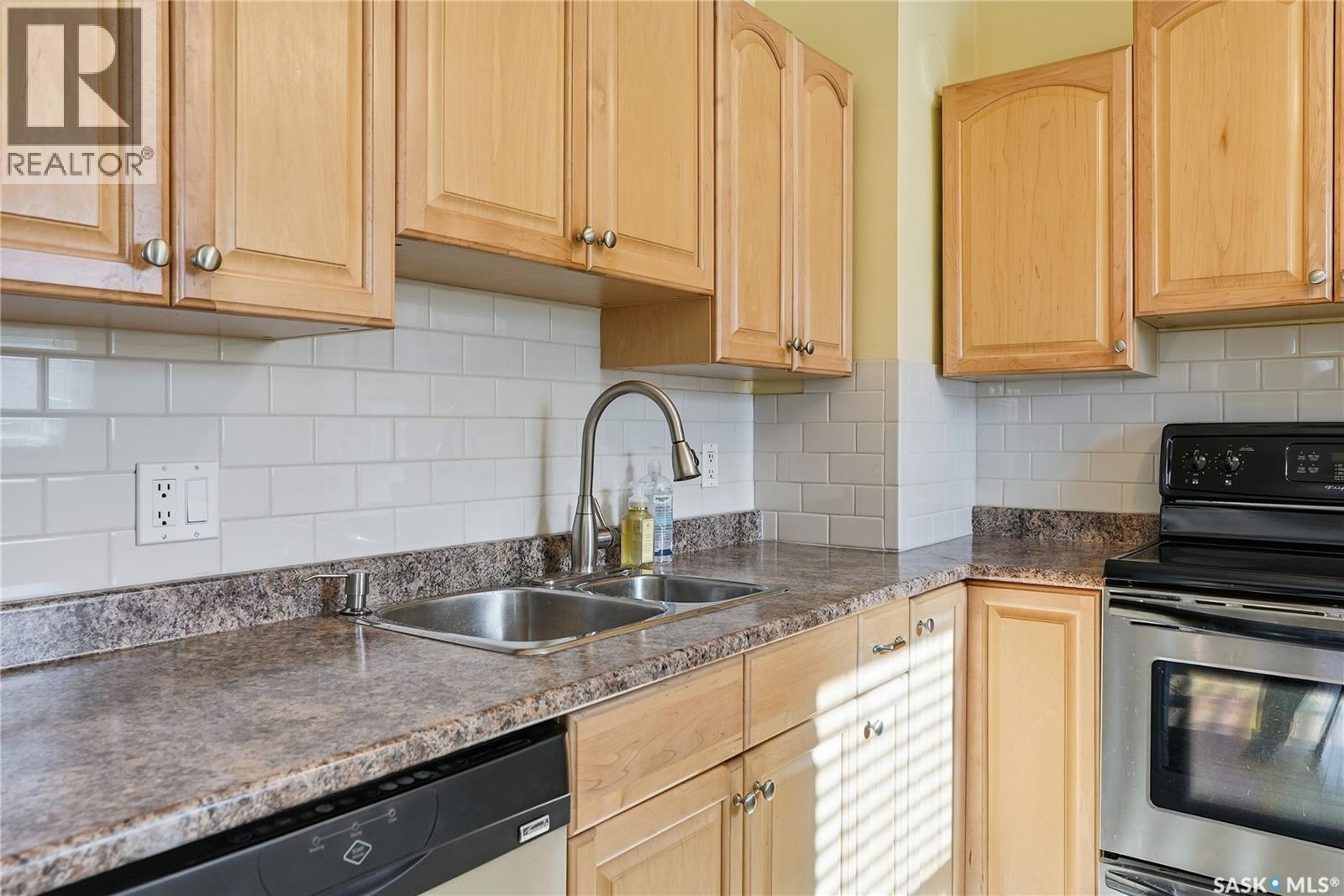 1214 B Avenue N, Saskatoon, Saskatchewan  S7L 1G3 - Photo 10 - SK024895