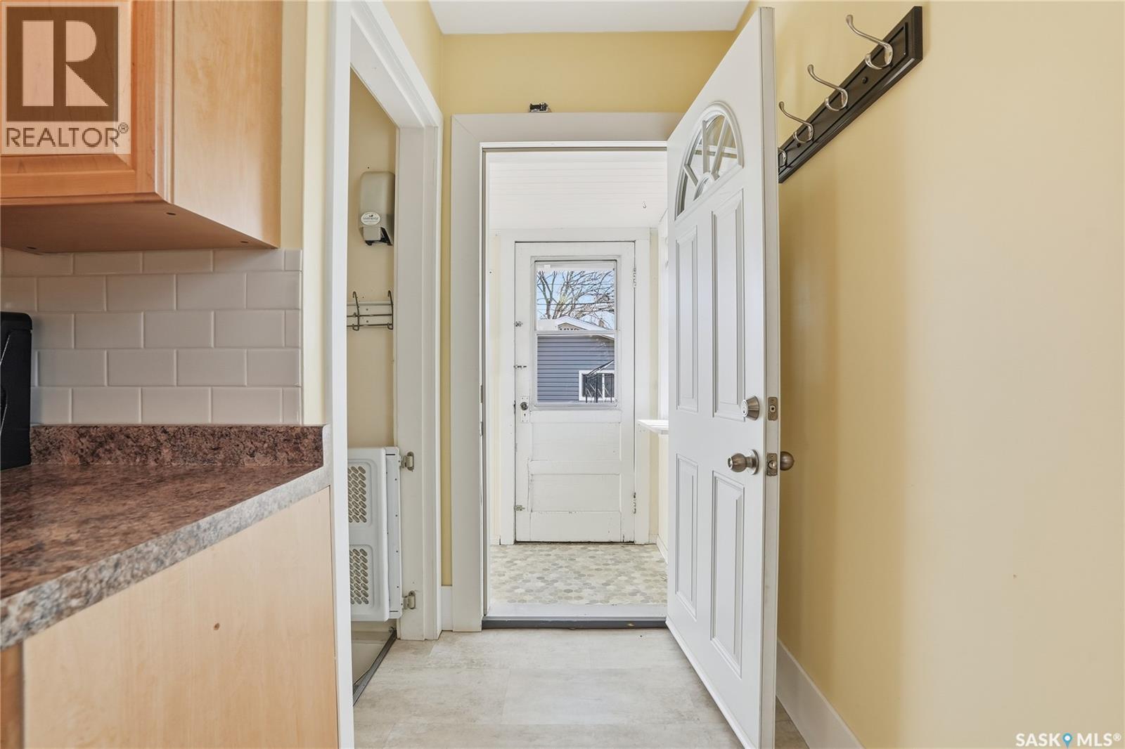 1214 B Avenue N, Saskatoon, Saskatchewan  S7L 1G3 - Photo 14 - SK024895