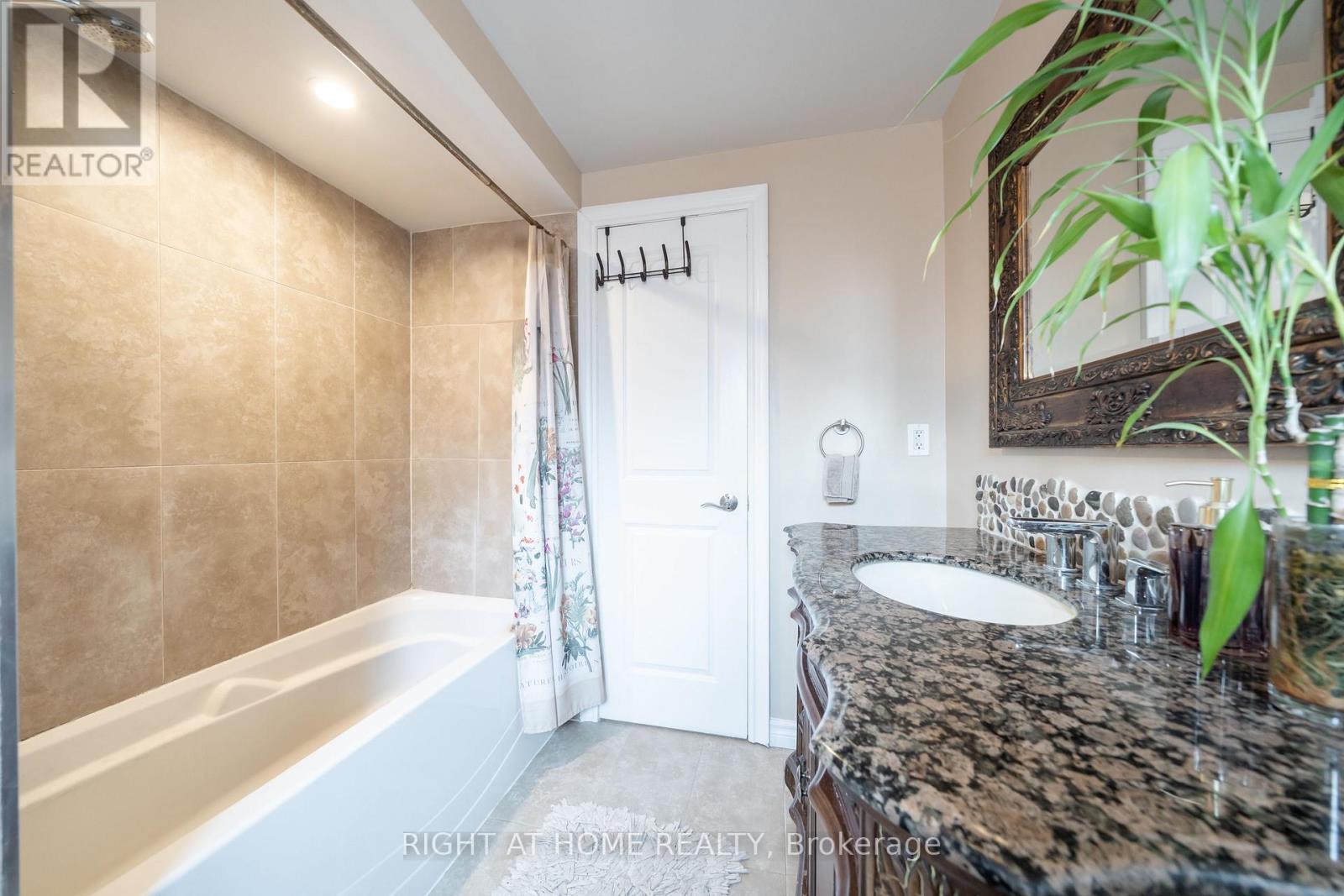 259 Tall Grass Trail, Vaughan, Ontario  L4L 3P7 - Photo 25 - N12513718