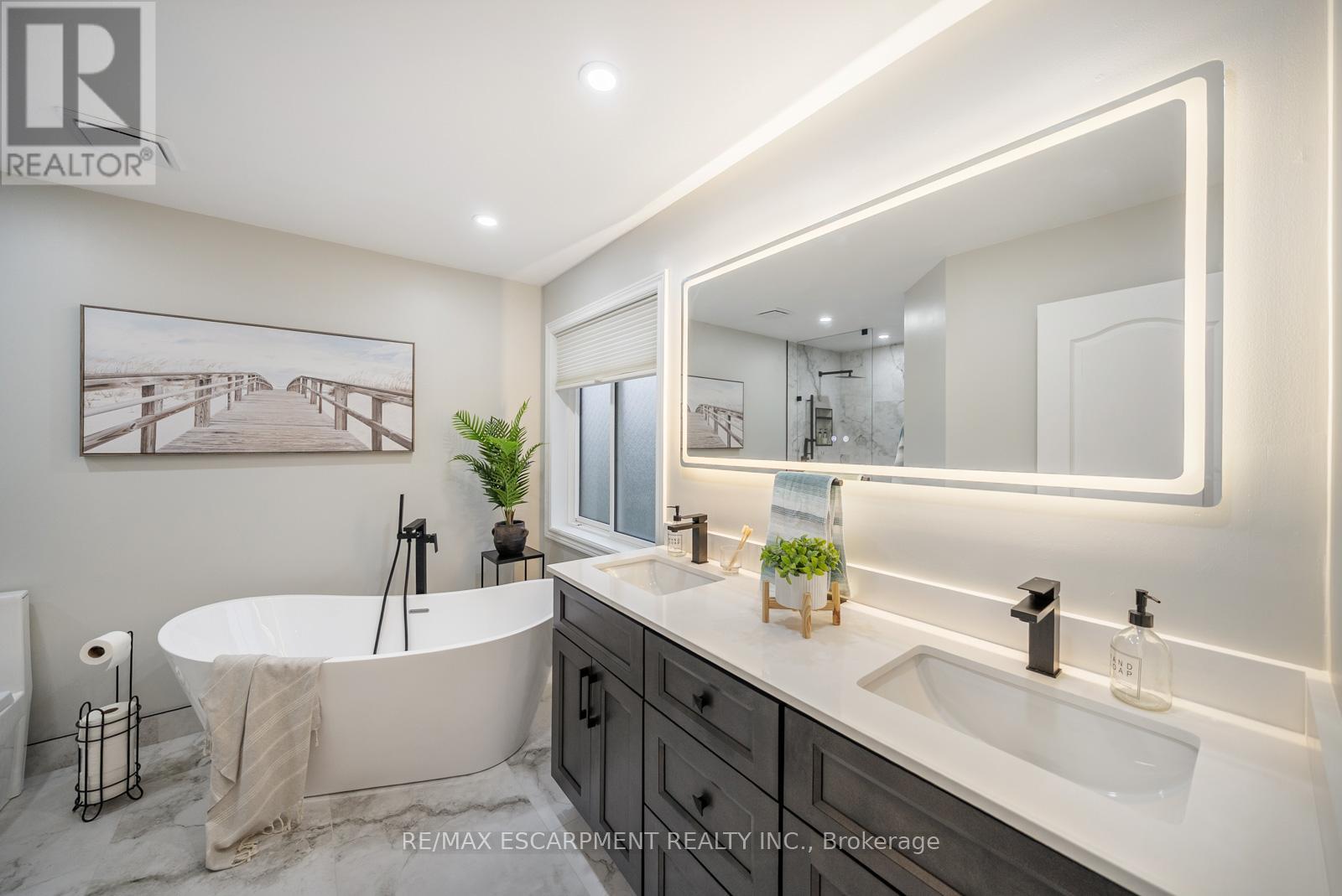 1351 Mcguffin Gate, Milton, Ontario  L9T 6M3 - Photo 26 - W12551530