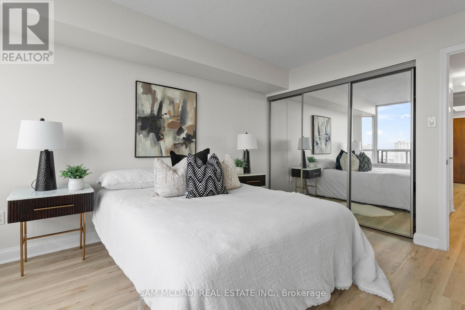 2106 - 24 Hanover Road S, Brampton, Ontario  L6S 5K8 - Photo 13 - W12519642