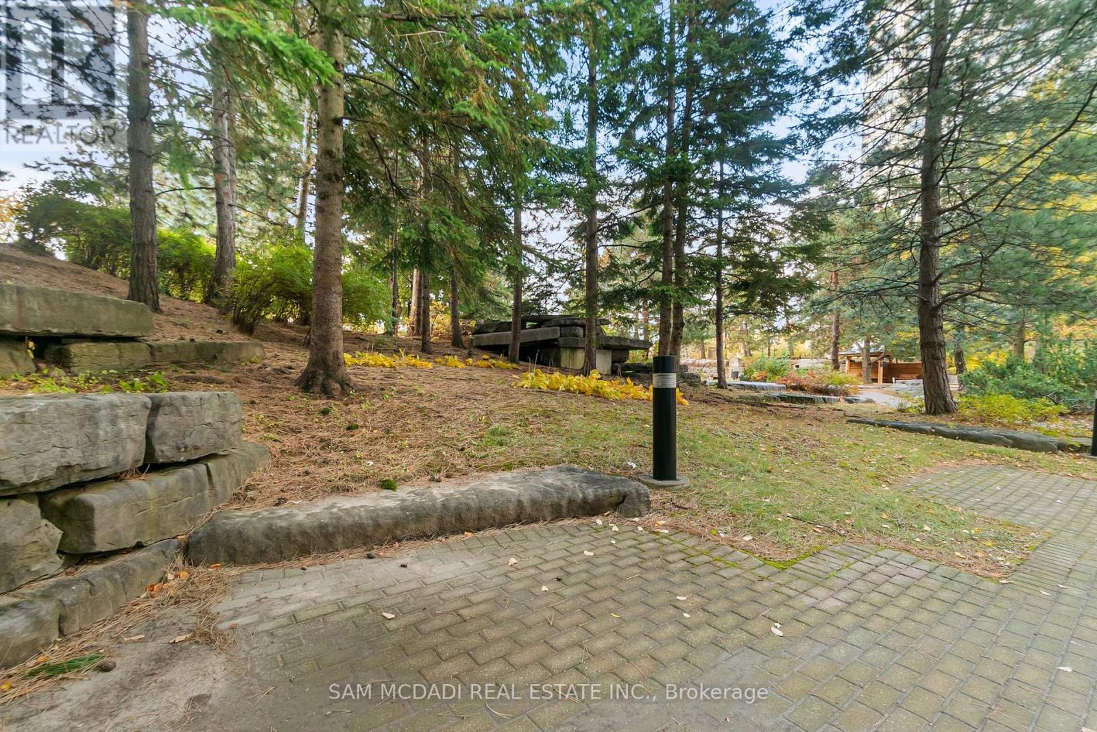 2106 - 24 Hanover Road S, Brampton, Ontario  L6S 5K8 - Photo 27 - W12519642