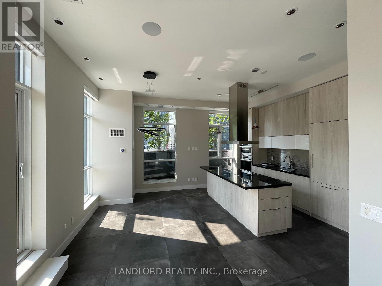 1005 - 318 Richmond Street W, Toronto, Ontario  M5V 0B4 - Photo 8 - C12586038