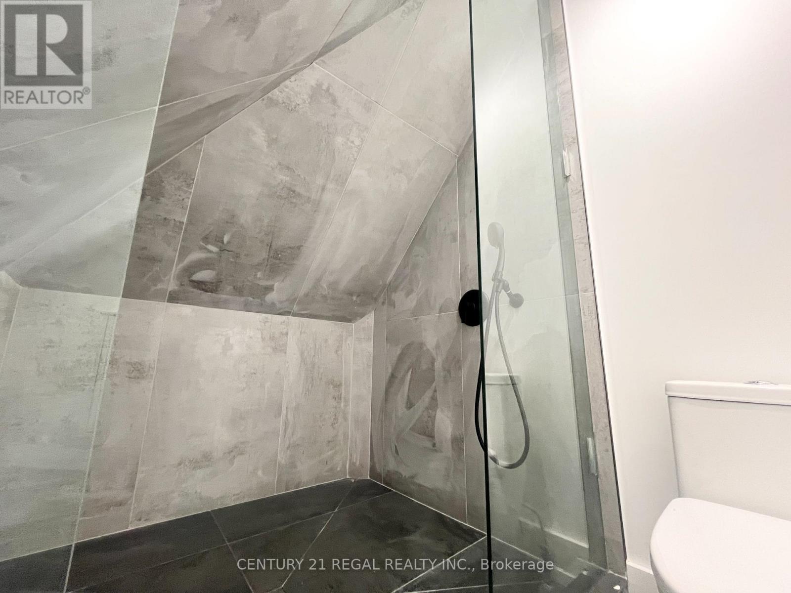 Unit 2 - 171 Durant Avenue, Toronto, Ontario  M4J 4W5 - Photo 11 - E12586054