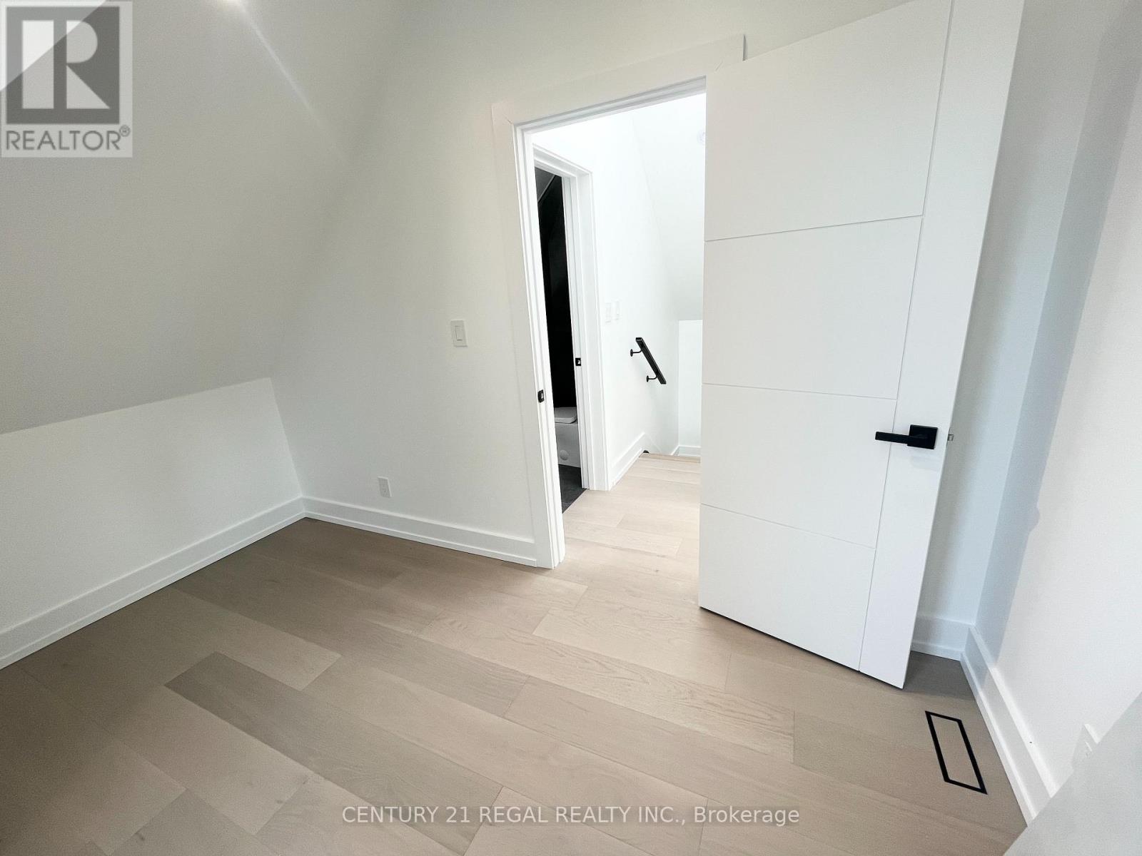 Unit 2 - 171 Durant Avenue, Toronto, Ontario  M4J 4W5 - Photo 14 - E12586054