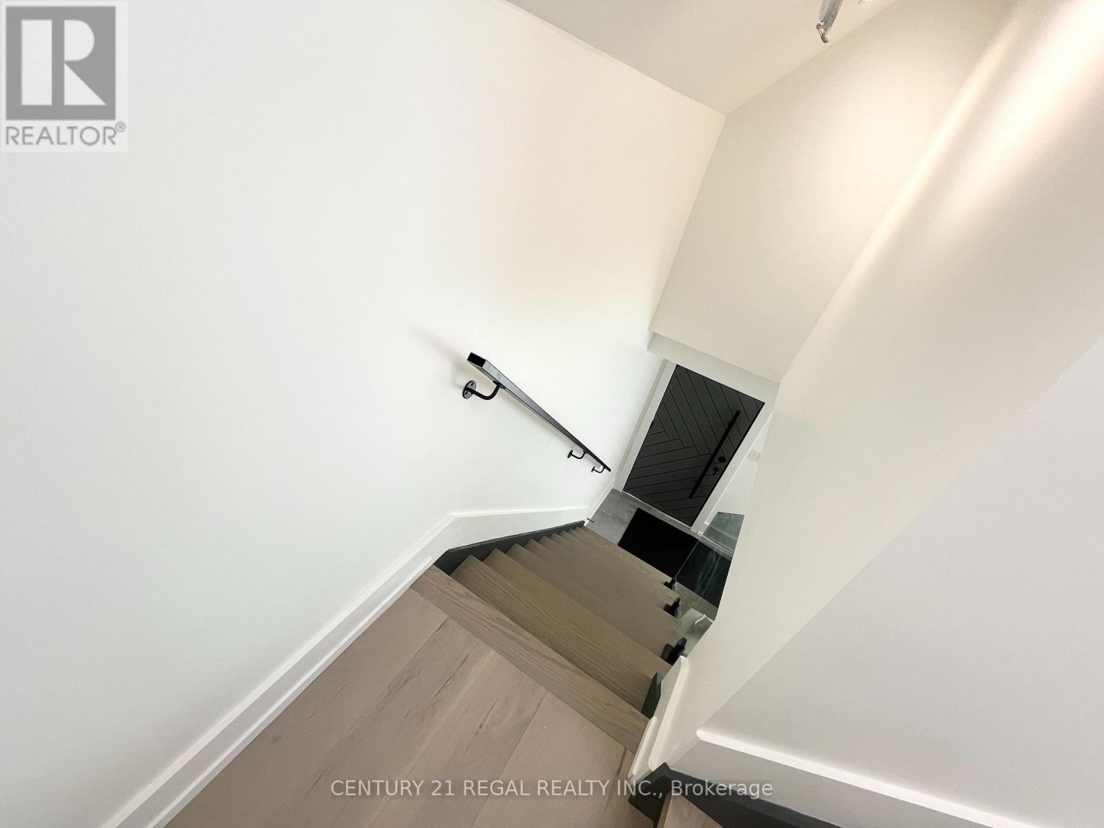 Unit 2 - 171 Durant Avenue, Toronto, Ontario  M4J 4W5 - Photo 18 - E12586054