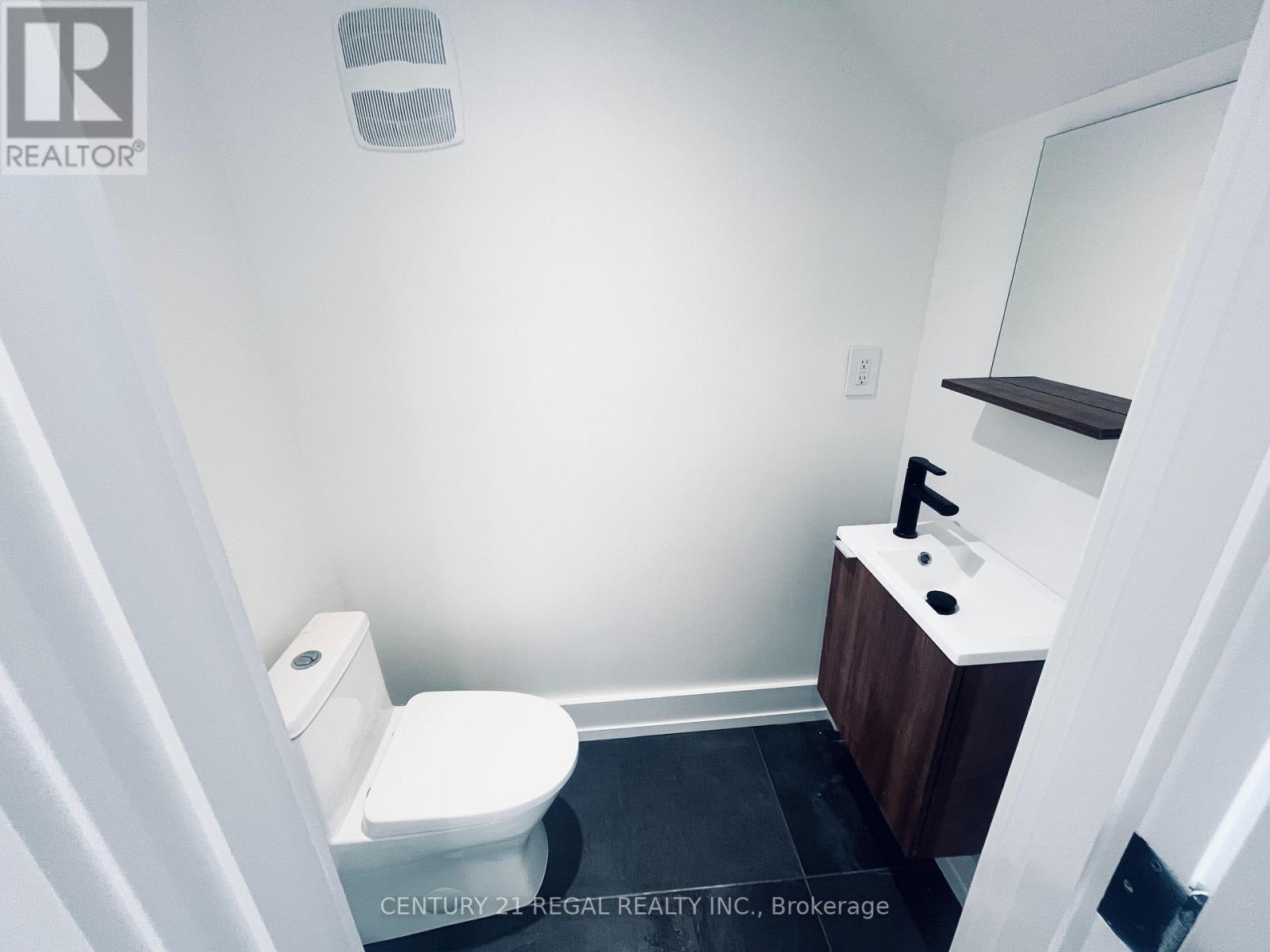 Unit 2 - 171 Durant Avenue, Toronto, Ontario  M4J 4W5 - Photo 7 - E12586054