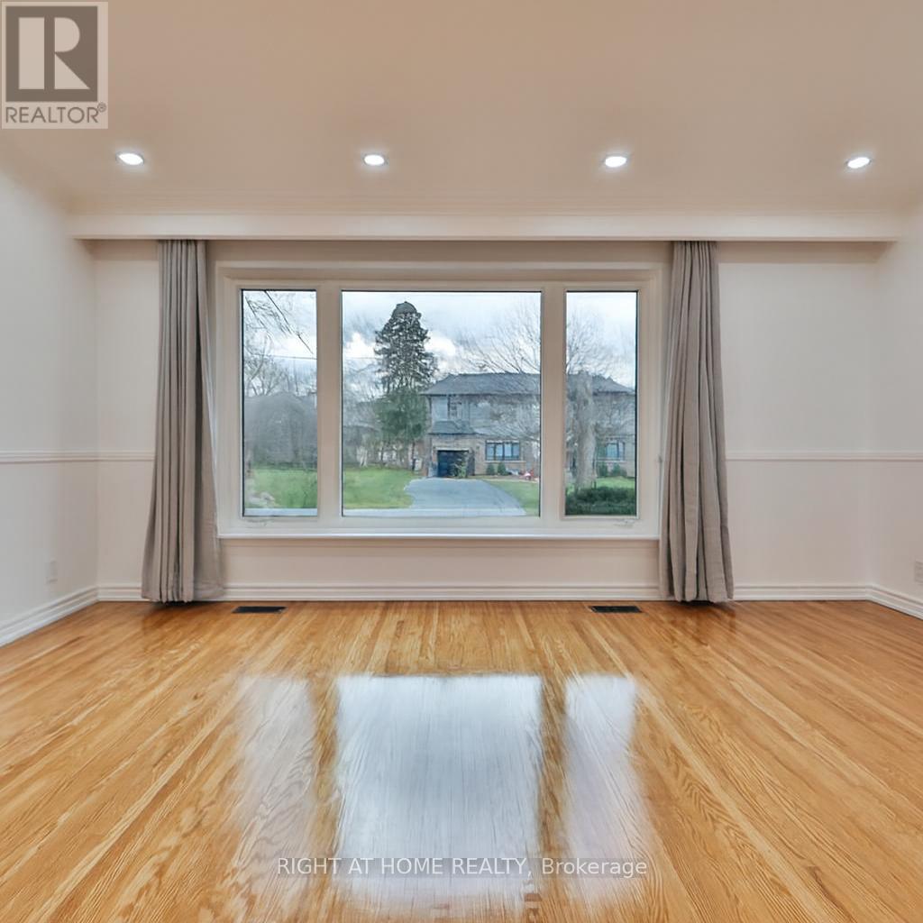 9 Allister Avenue, Toronto, Ontario M1M 3K7 - Photo 5 - E12586194