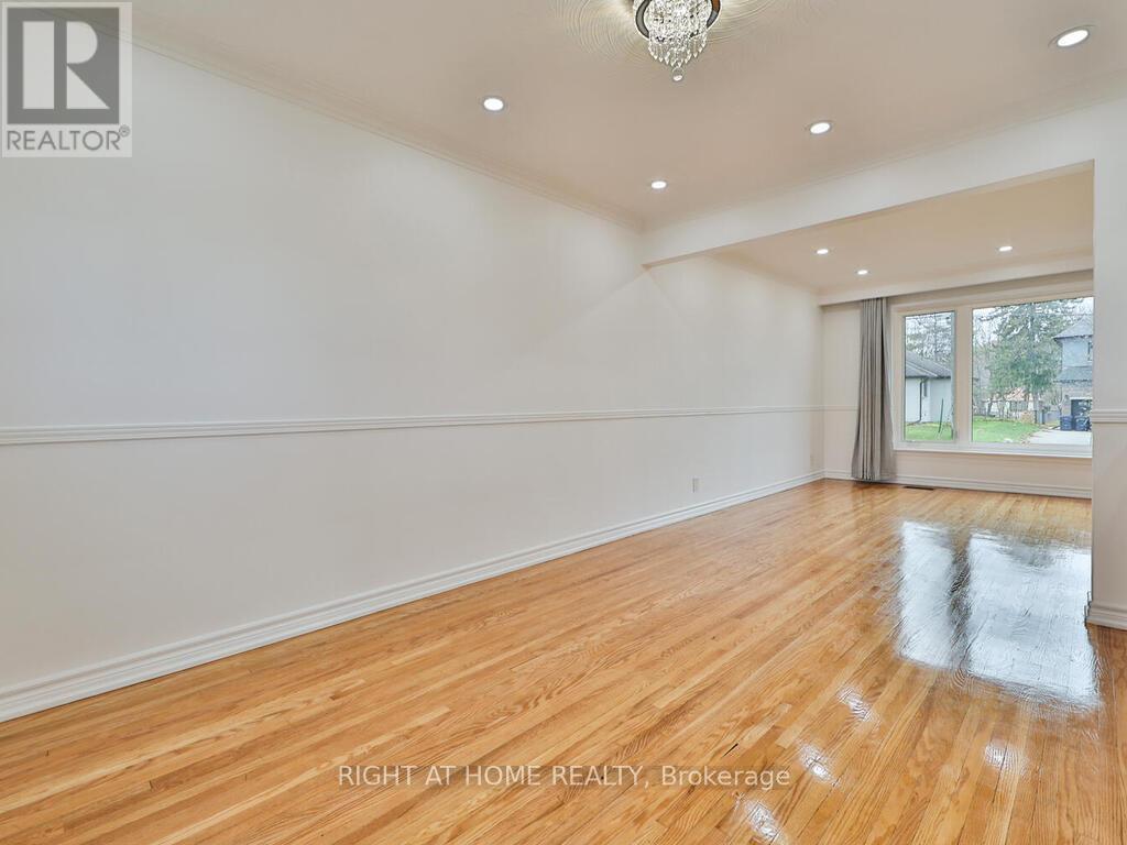 9 Allister Avenue, Toronto, Ontario M1M 3K7 - Photo 9 - E12586194