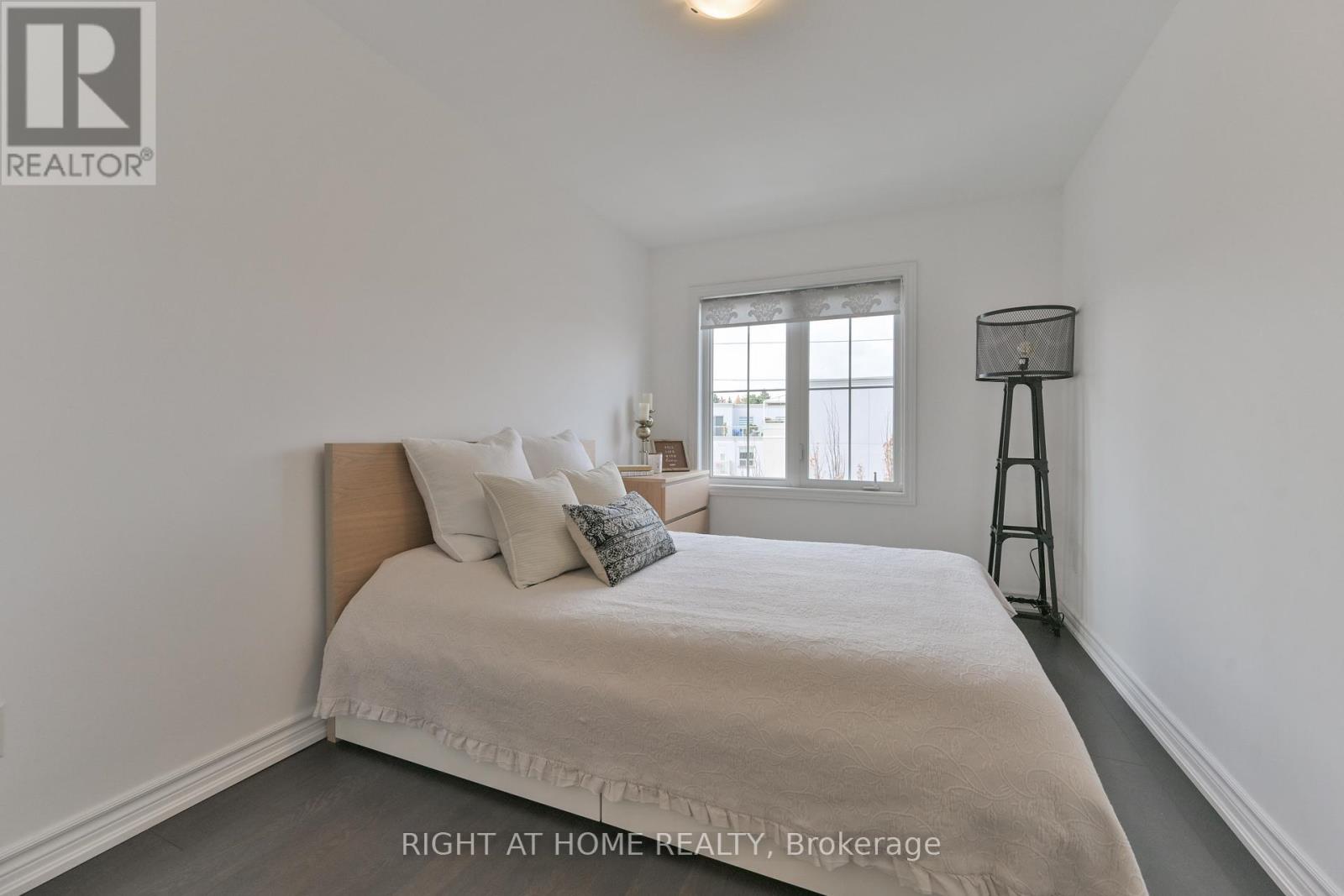 423 - 201 Pine Grove Road, Vaughan (Islington Woods), Ontario  L4L 0H8 - Photo 10 - N12553646