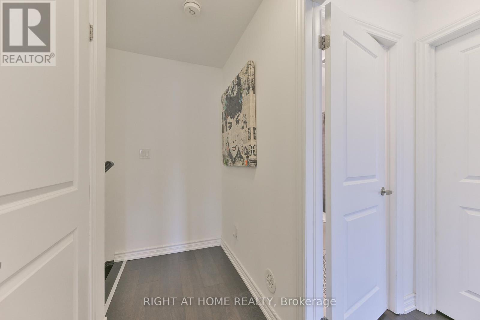 423 - 201 Pine Grove Road, Vaughan (Islington Woods), Ontario  L4L 0H8 - Photo 9 - N12553646