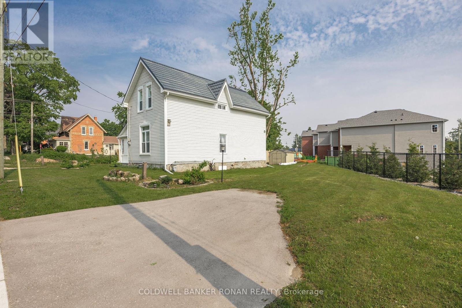 215 First Avenue W, Shelburne, Ontario  L9V 2X7 - Photo 2 - X12209359