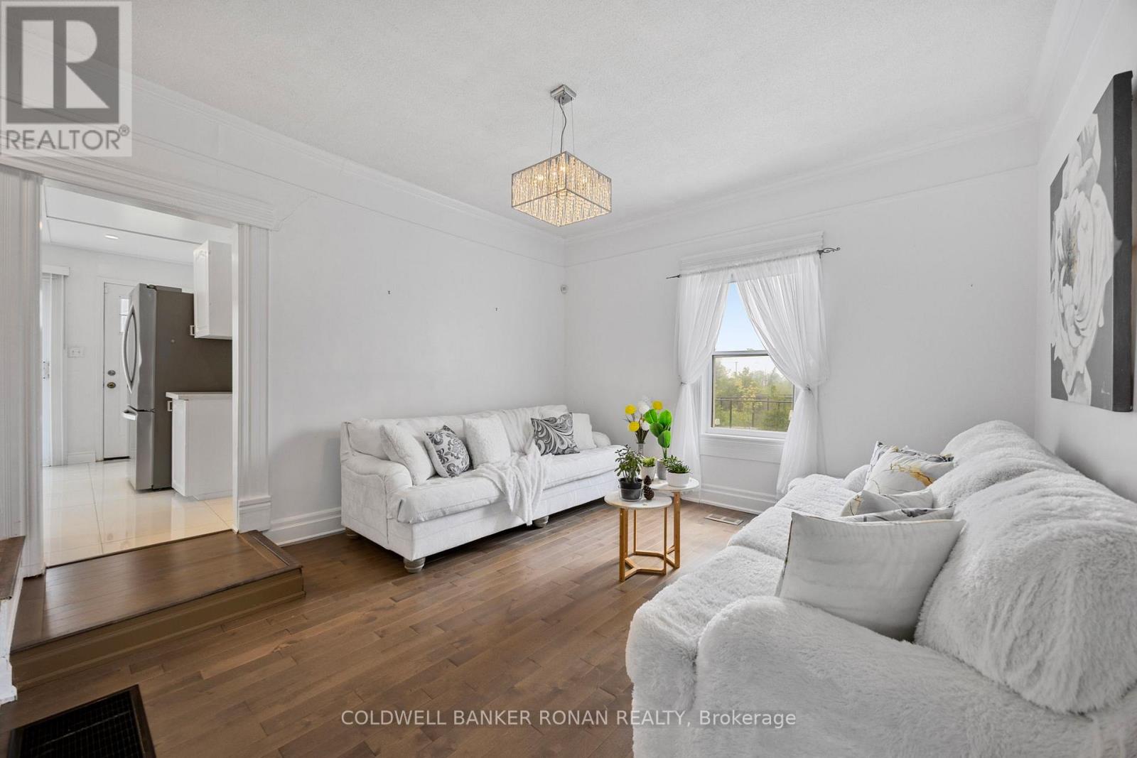 215 First Avenue W, Shelburne, Ontario  L9V 2X7 - Photo 4 - X12209359