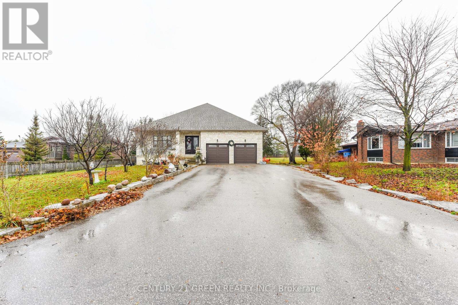 40 SIMMONS STREET, Vaughan, Ontario