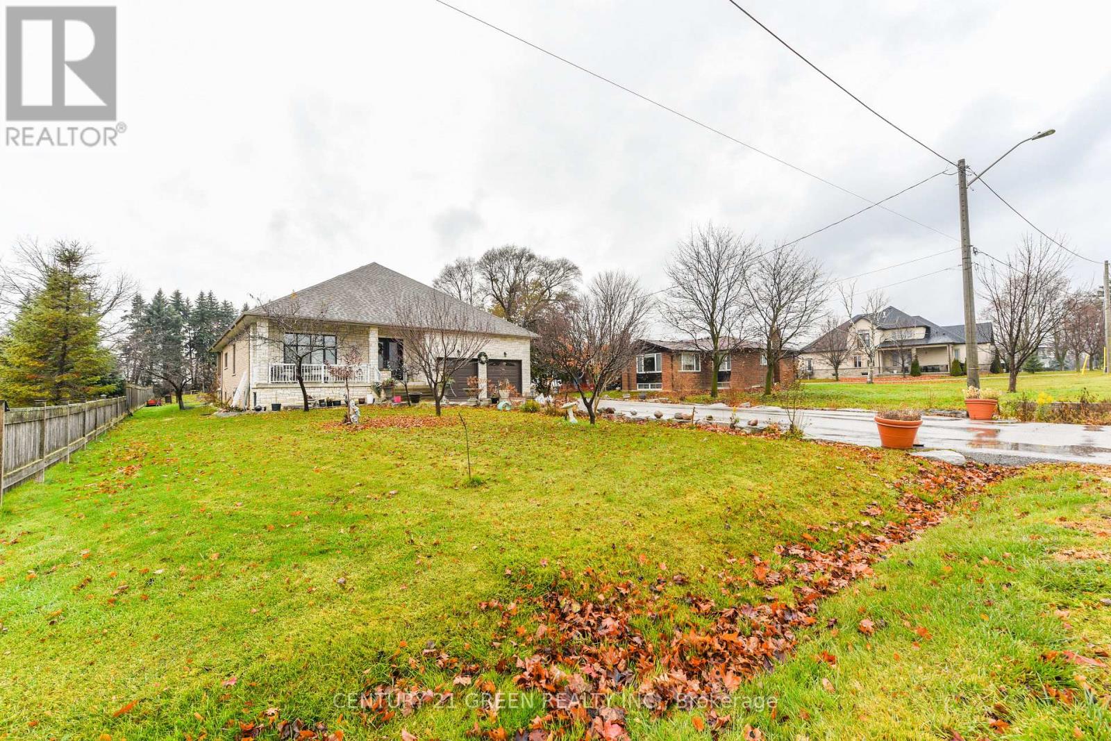 40 Simmons Street, Vaughan, Ontario  L4L 1A7 - Photo 2 - N12586042