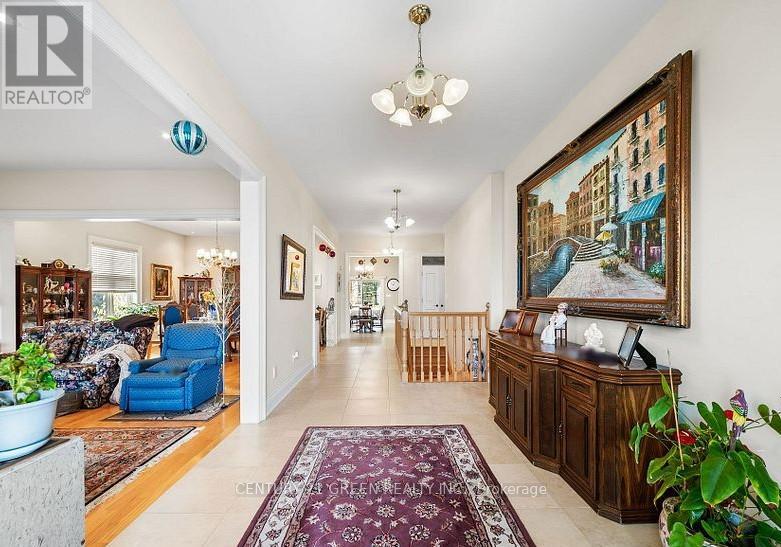 40 Simmons Street, Vaughan, Ontario  L4L 1A7 - Photo 3 - N12586042