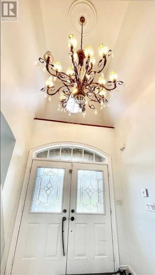 12 Sachet Drive, Richmond Hill, Ontario  L4E 4S1 - Photo 4 - N12586156