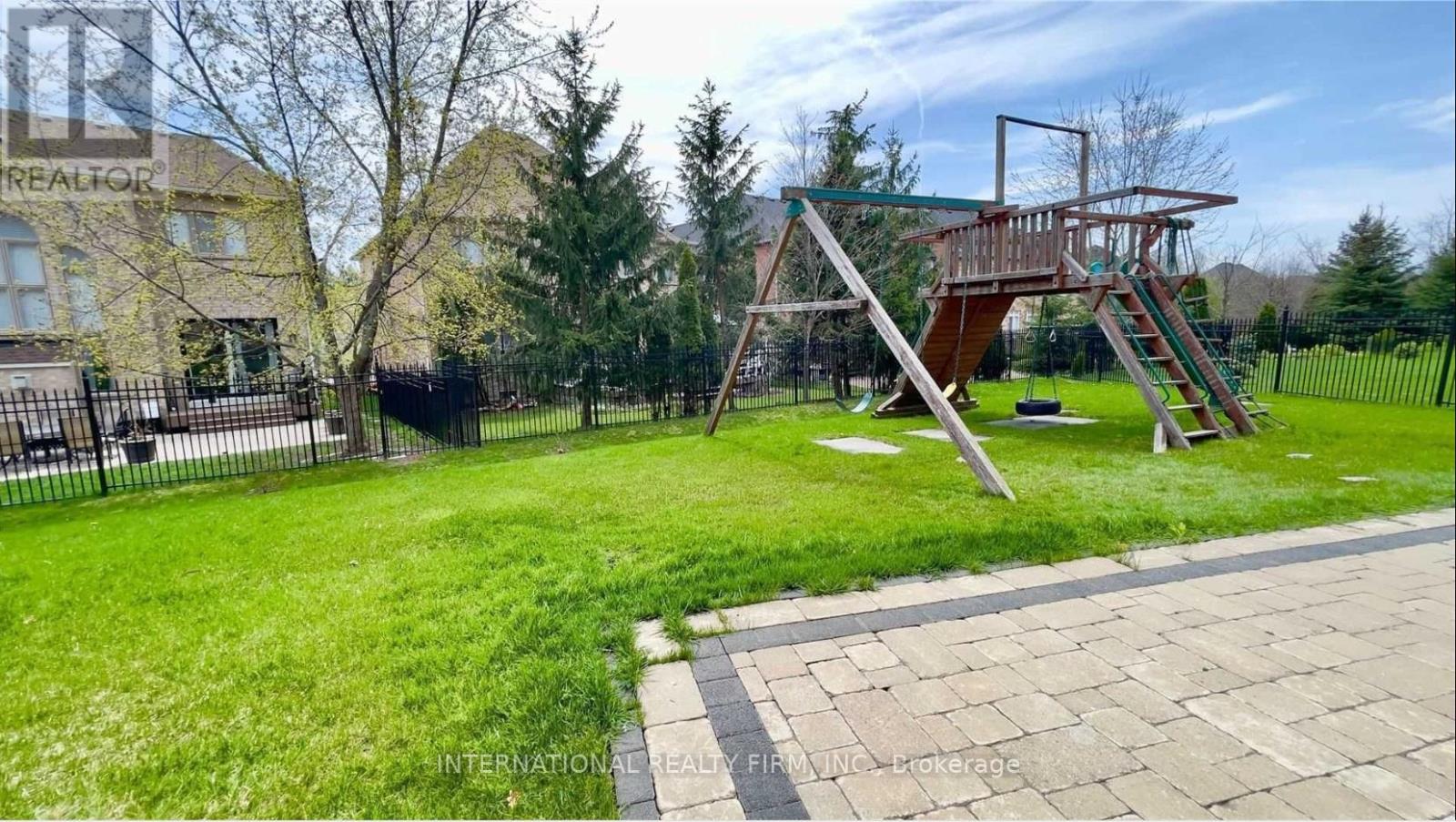 12 Sachet Drive, Richmond Hill, Ontario  L4E 4S1 - Photo 41 - N12586156