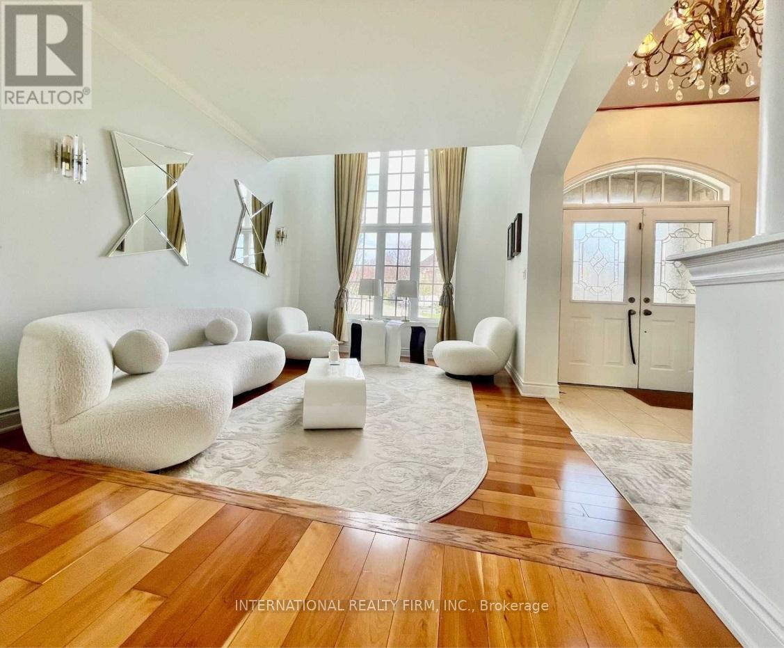 12 Sachet Drive, Richmond Hill, Ontario  L4E 4S1 - Photo 5 - N12586156