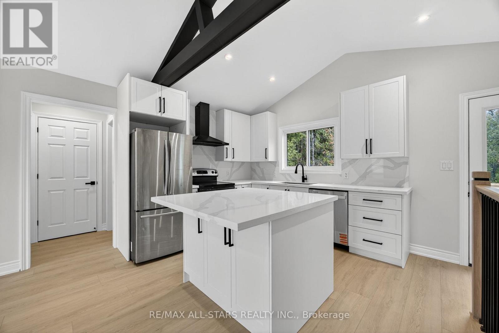 51 Garrett Drive, Georgina, Ontario  L0E 1R0 - Photo 16 - N12586184