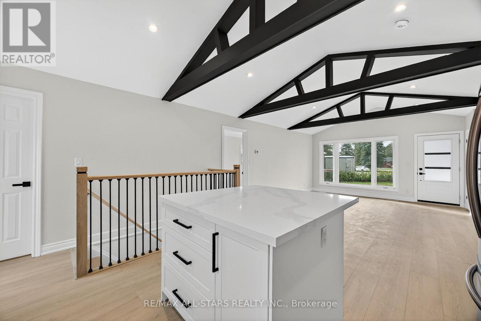 51 Garrett Drive, Georgina, Ontario  L0E 1R0 - Photo 21 - N12586184