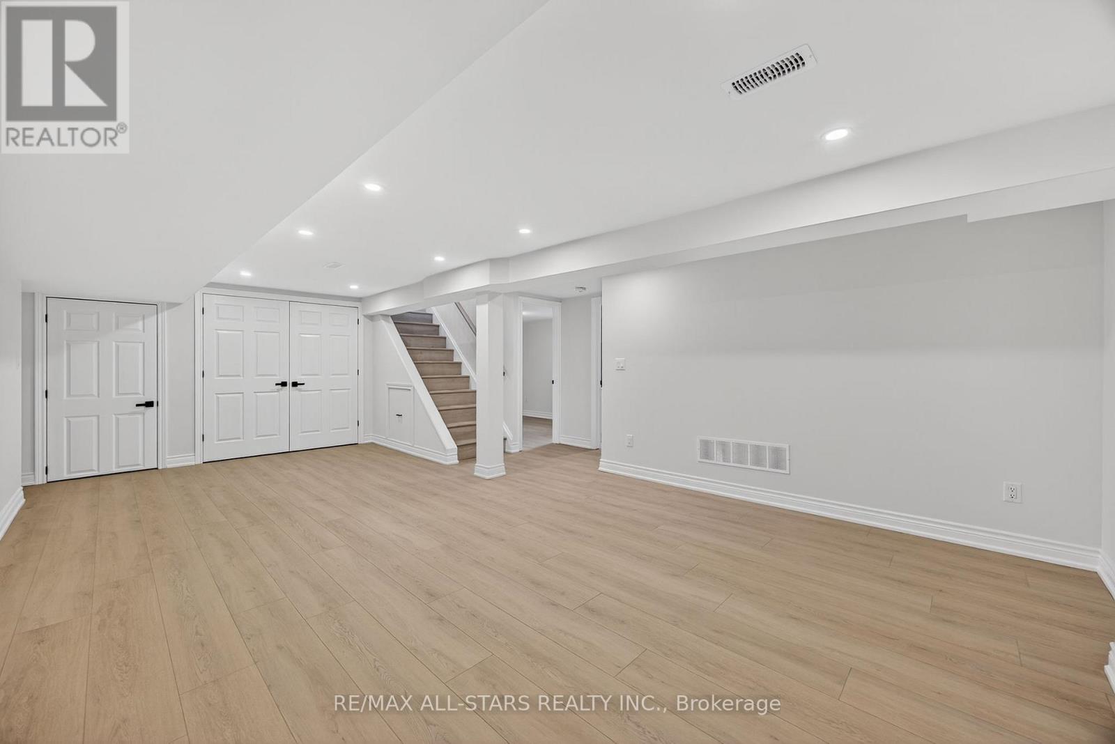 51 Garrett Drive, Georgina, Ontario  L0E 1R0 - Photo 30 - N12586184