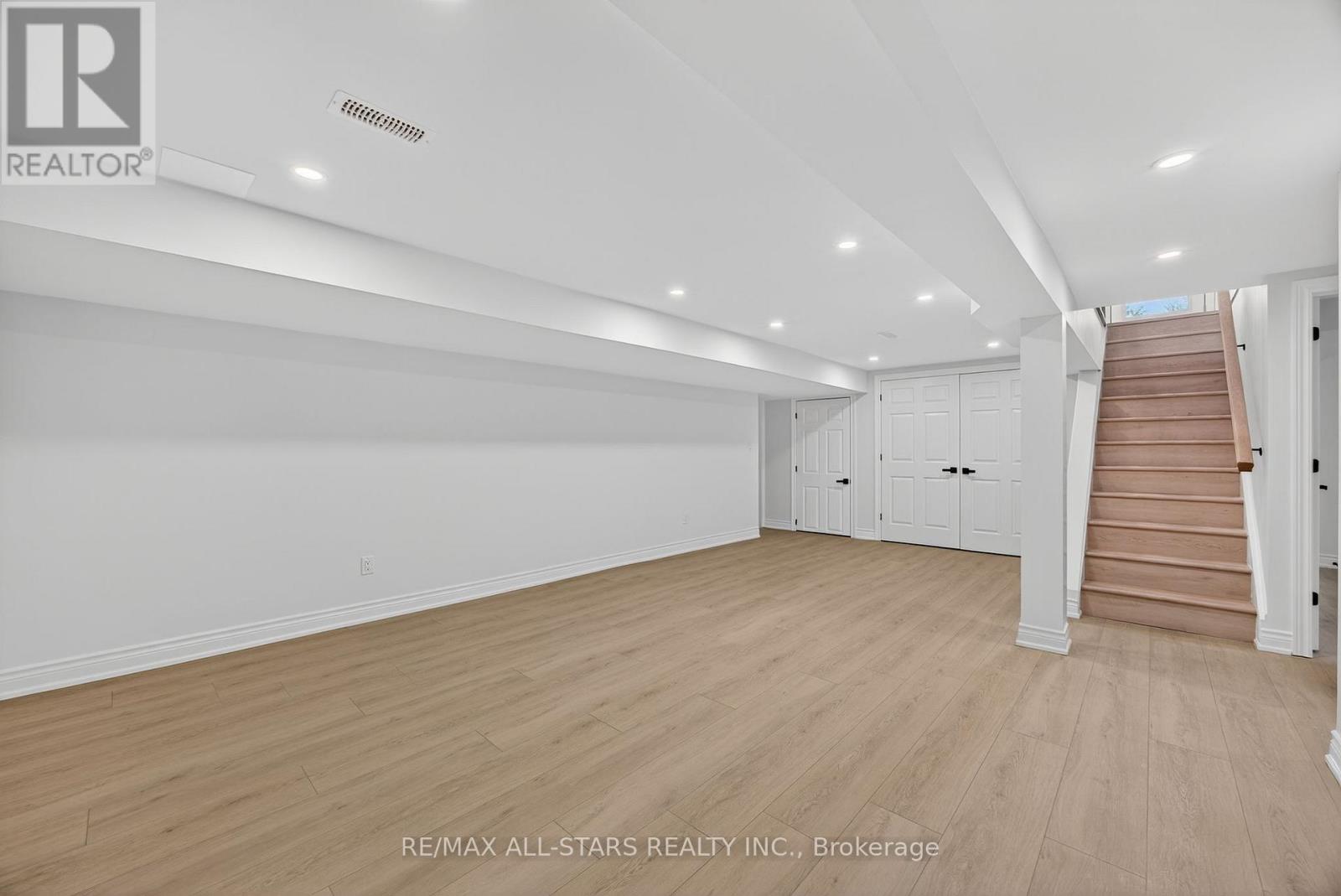 51 Garrett Drive, Georgina, Ontario  L0E 1R0 - Photo 31 - N12586184