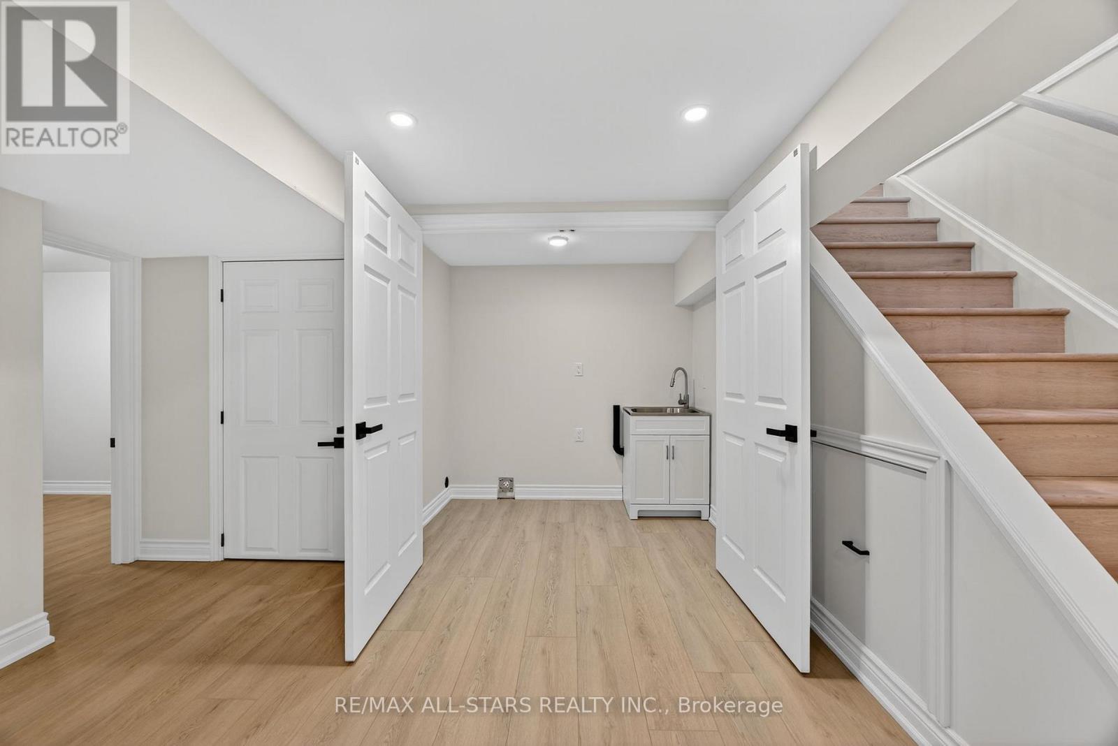 51 Garrett Drive, Georgina, Ontario  L0E 1R0 - Photo 32 - N12586184