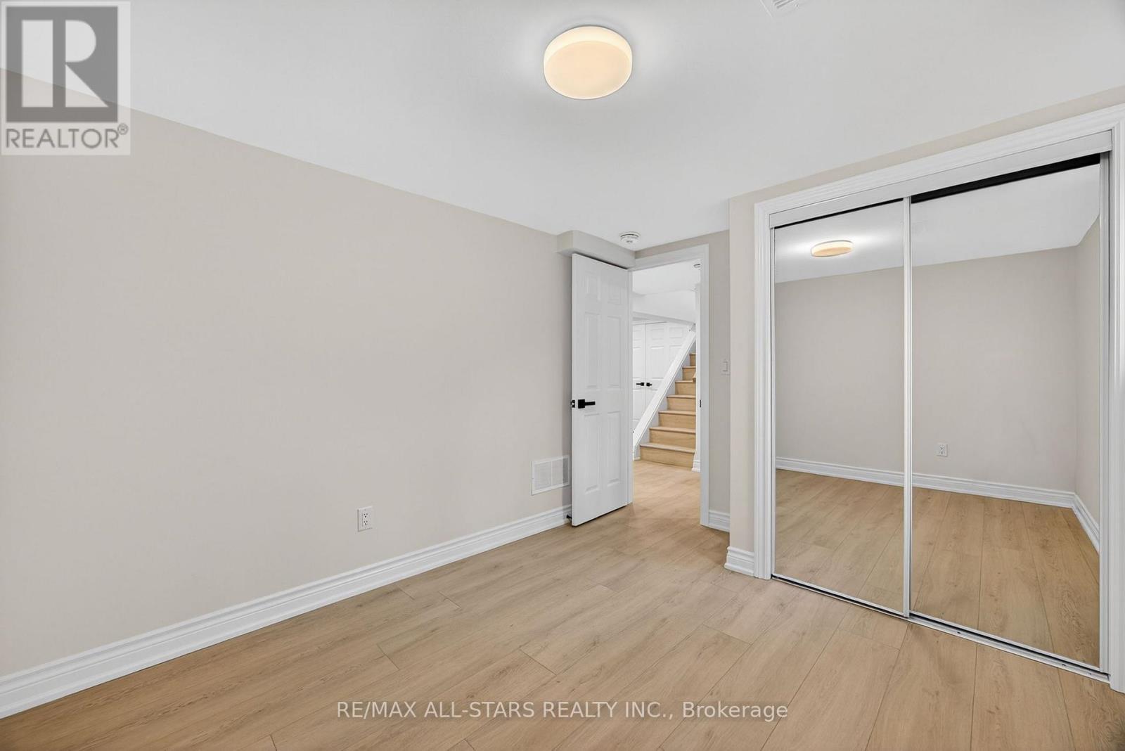 51 Garrett Drive, Georgina, Ontario  L0E 1R0 - Photo 35 - N12586184