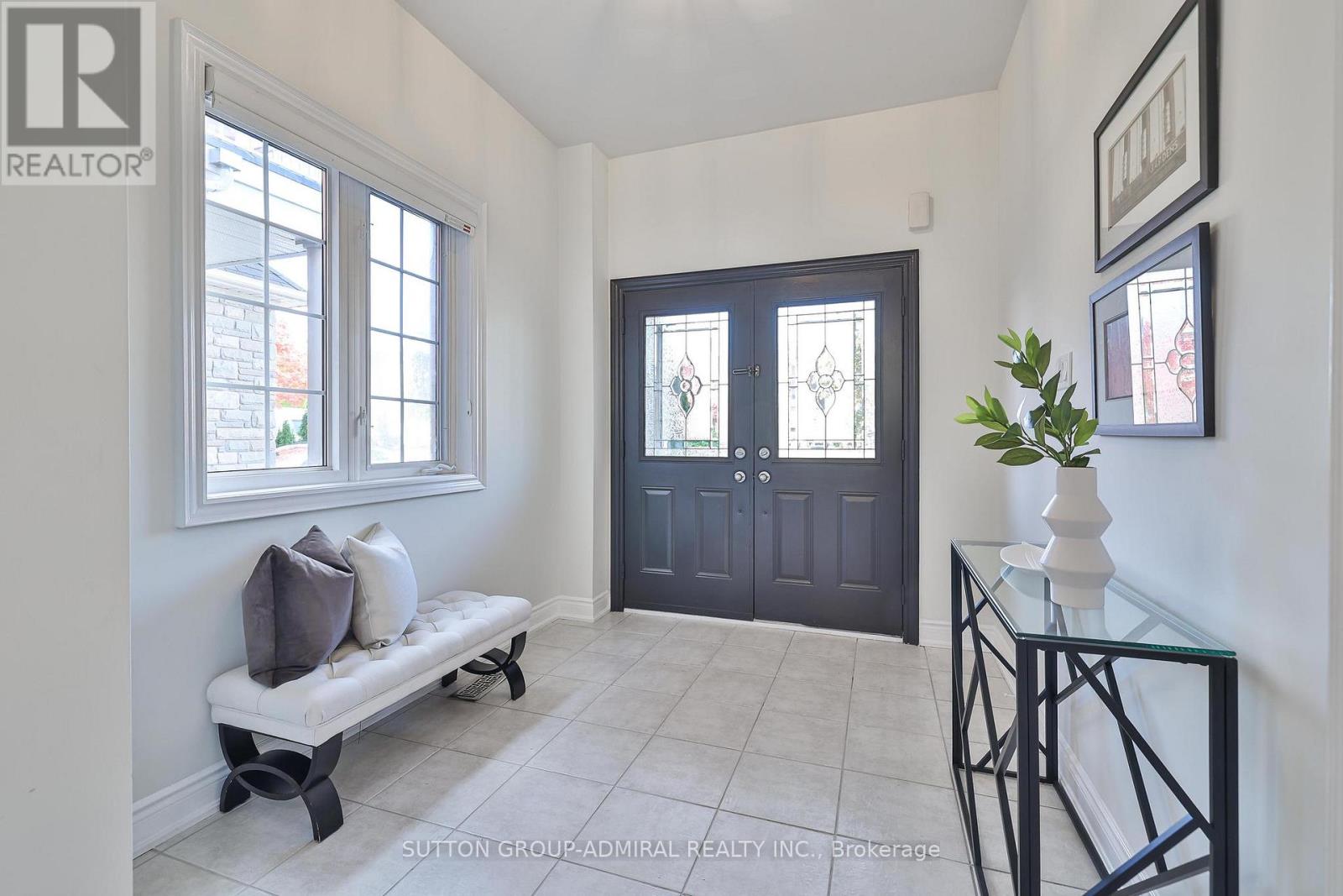 473 Apple Blossom Drive, Vaughan, Ontario  L4J 9K7 - Photo 4 - N12586188