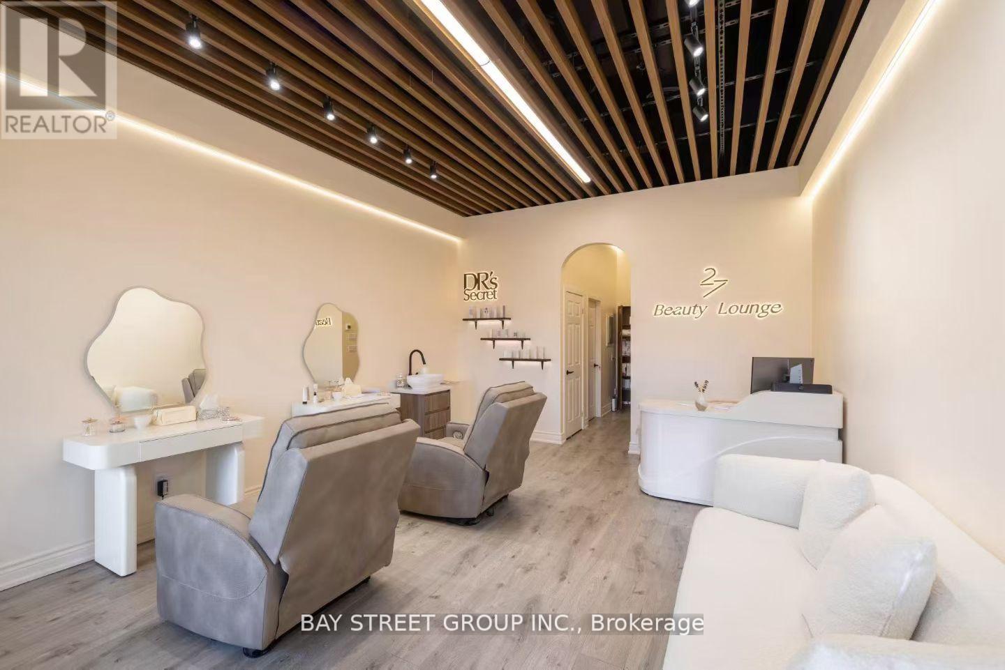 6 - 7181 Yonge Street, Markham, Ontario  L3T 0C7 - Photo 2 - N12586216