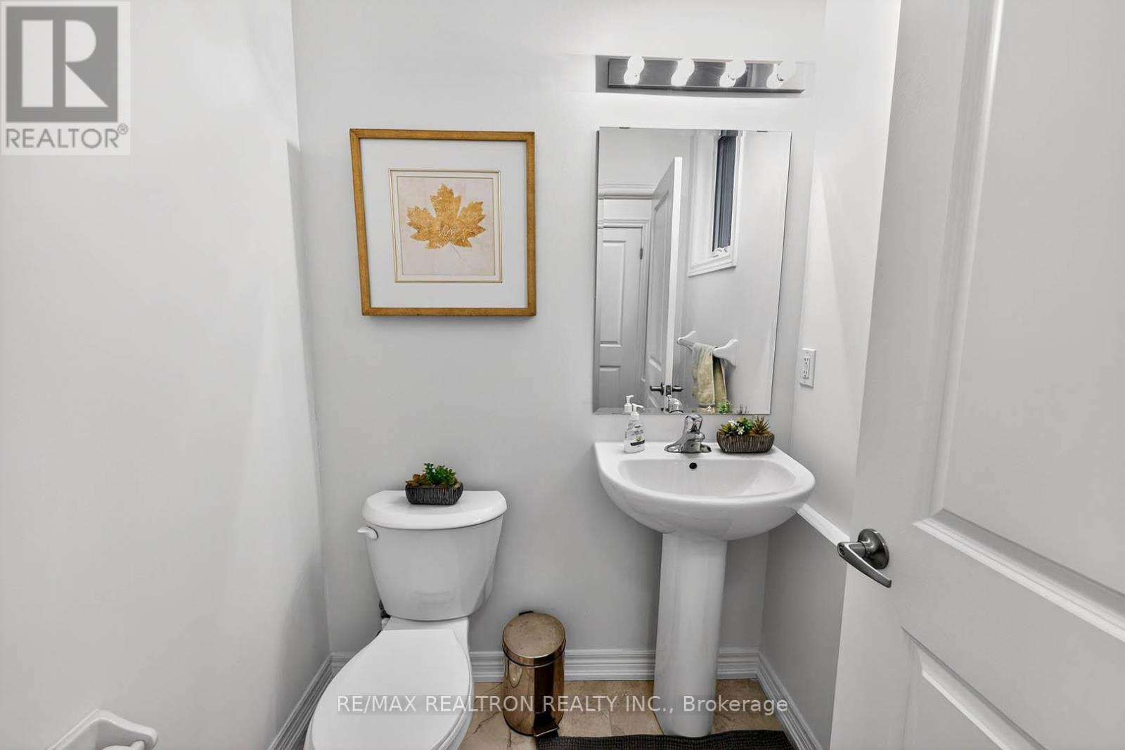 40 Wakefield Boulevard, Essa, Ontario  L3W 0L9 - Photo 23 - N12586248