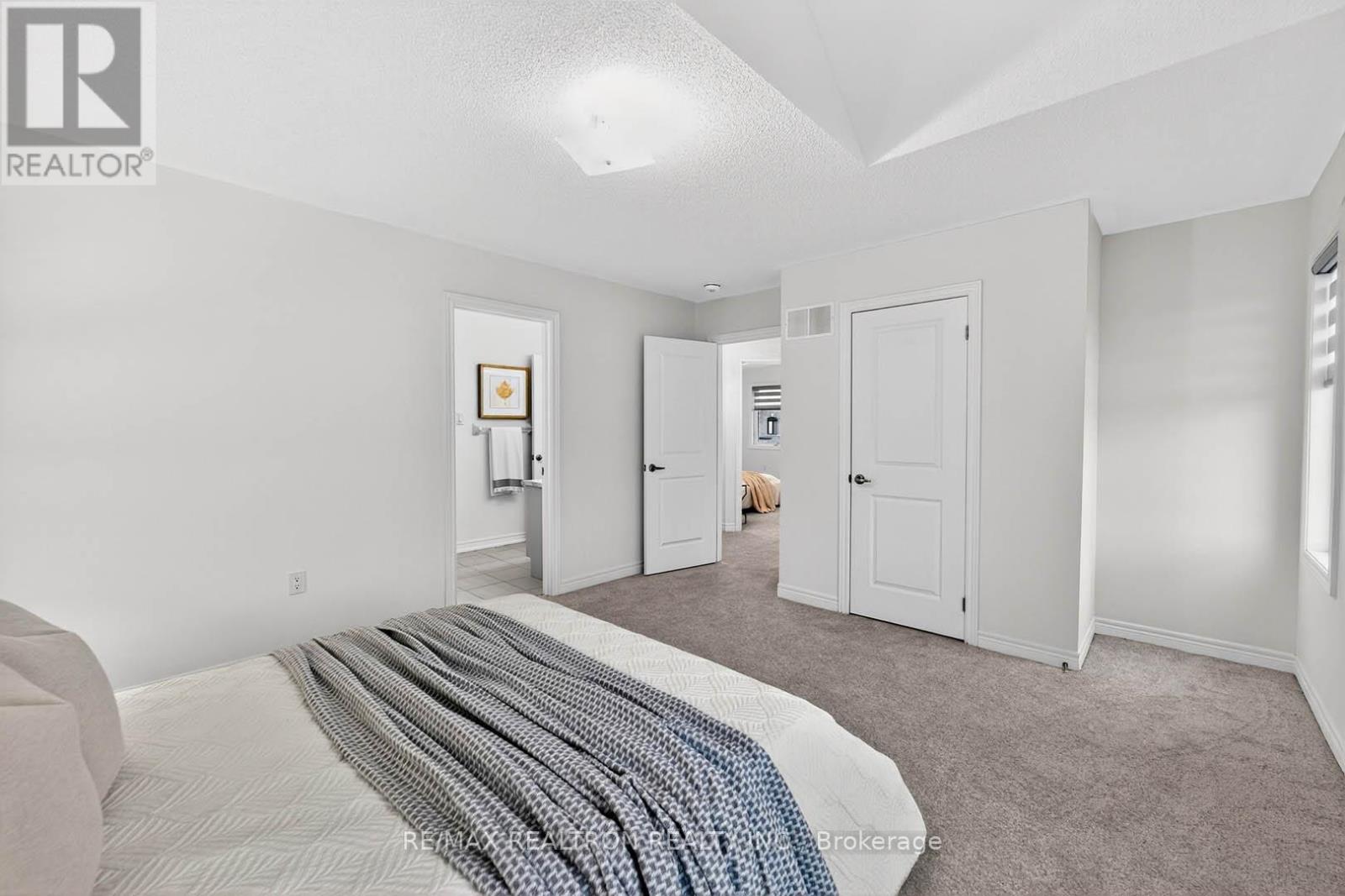 40 Wakefield Boulevard, Essa, Ontario  L3W 0L9 - Photo 38 - N12586248