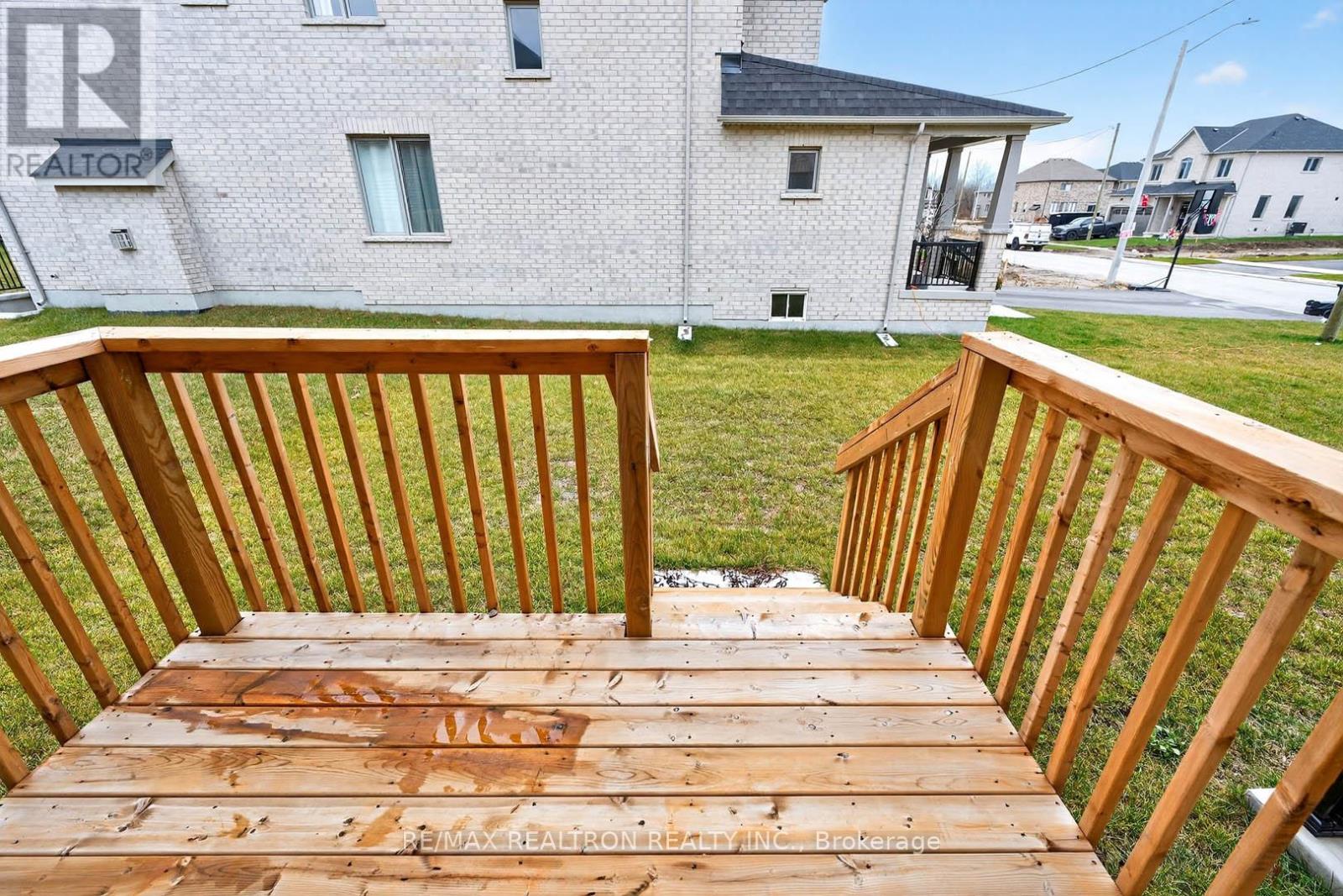 40 Wakefield Boulevard, Essa, Ontario  L3W 0L9 - Photo 45 - N12586248