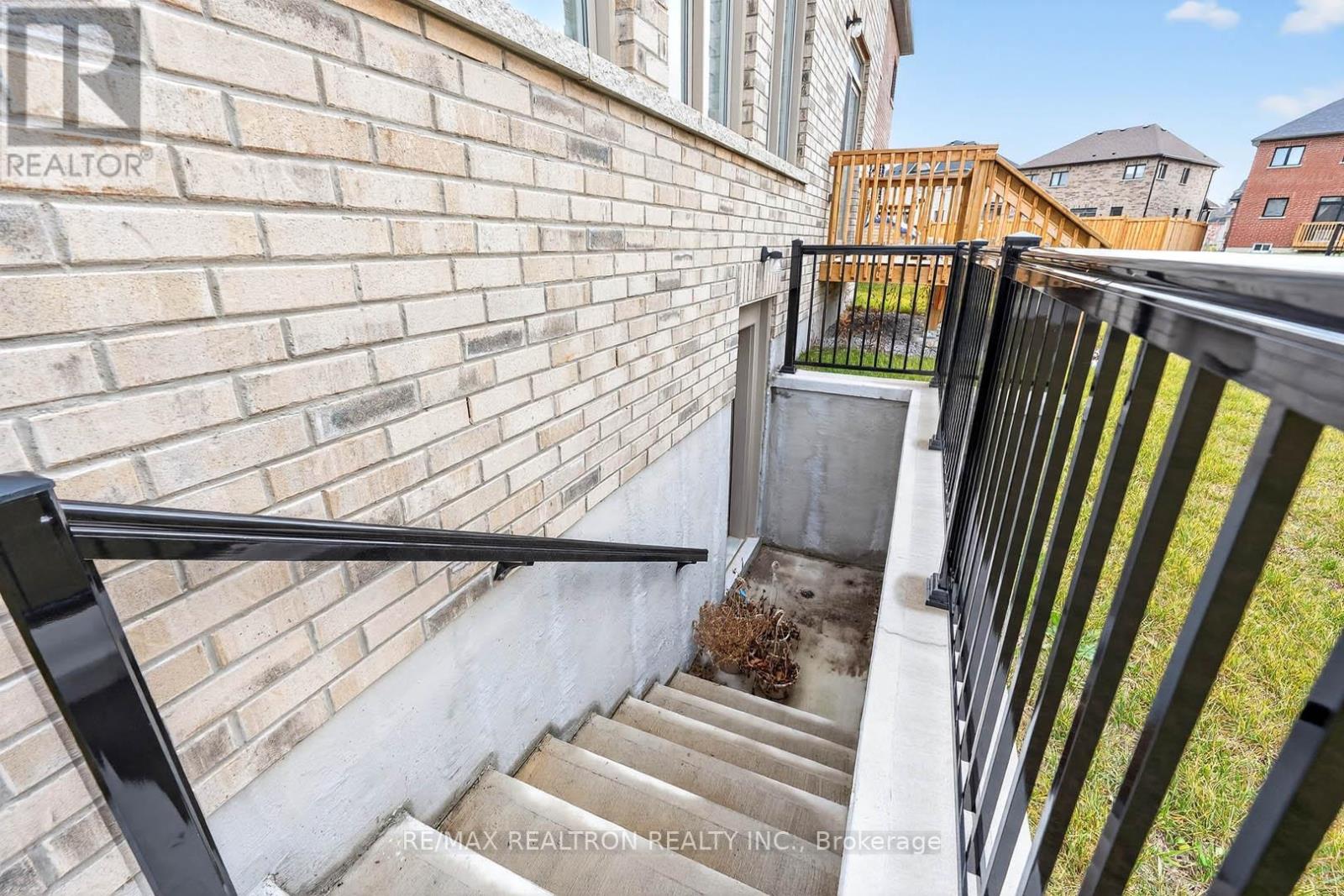 40 Wakefield Boulevard, Essa, Ontario  L3W 0L9 - Photo 46 - N12586248