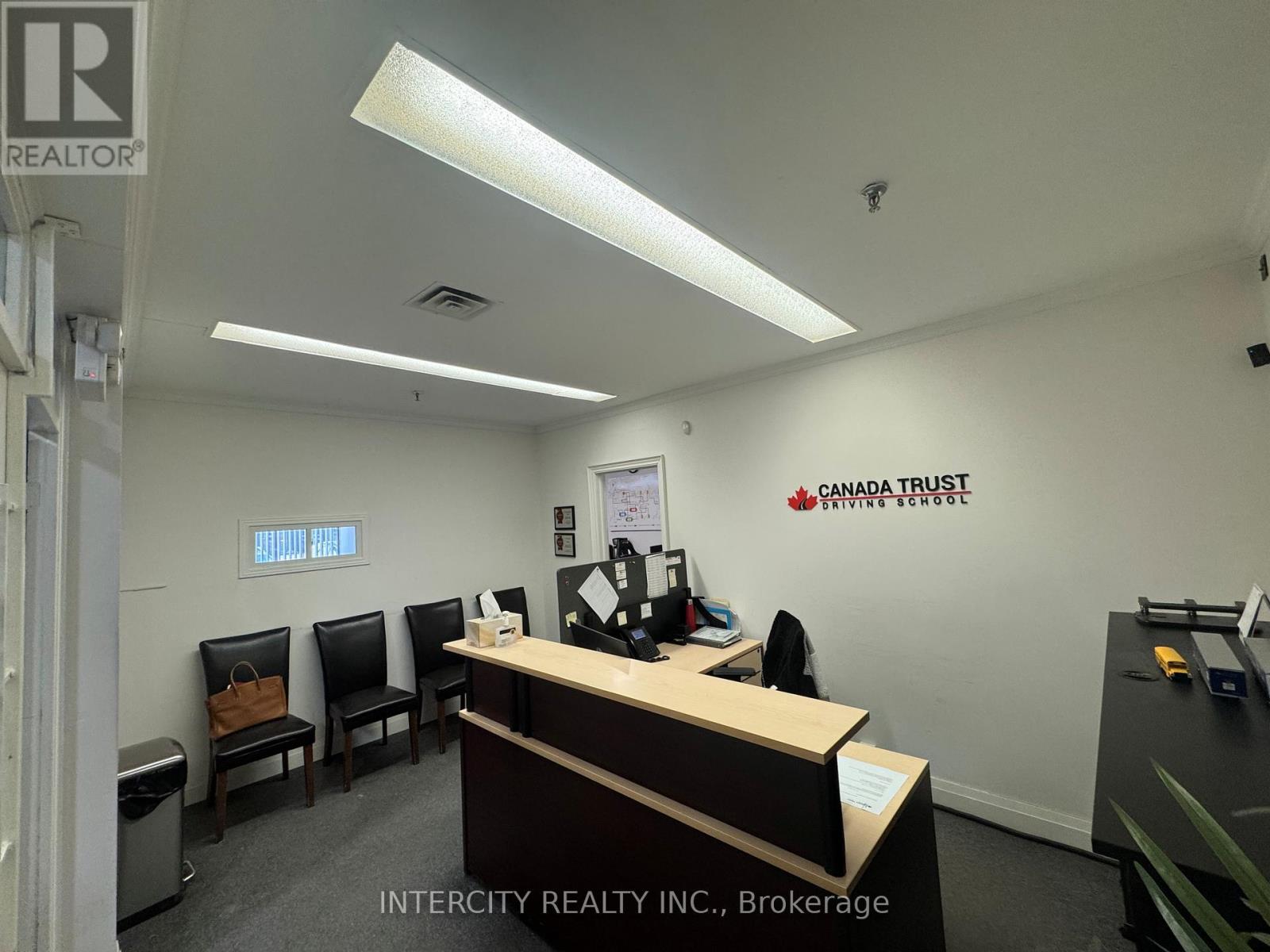 102 - 2100 Steeles Avenue W, Vaughan, Ontario  L4K 2V1 - Photo 3 - N12586254