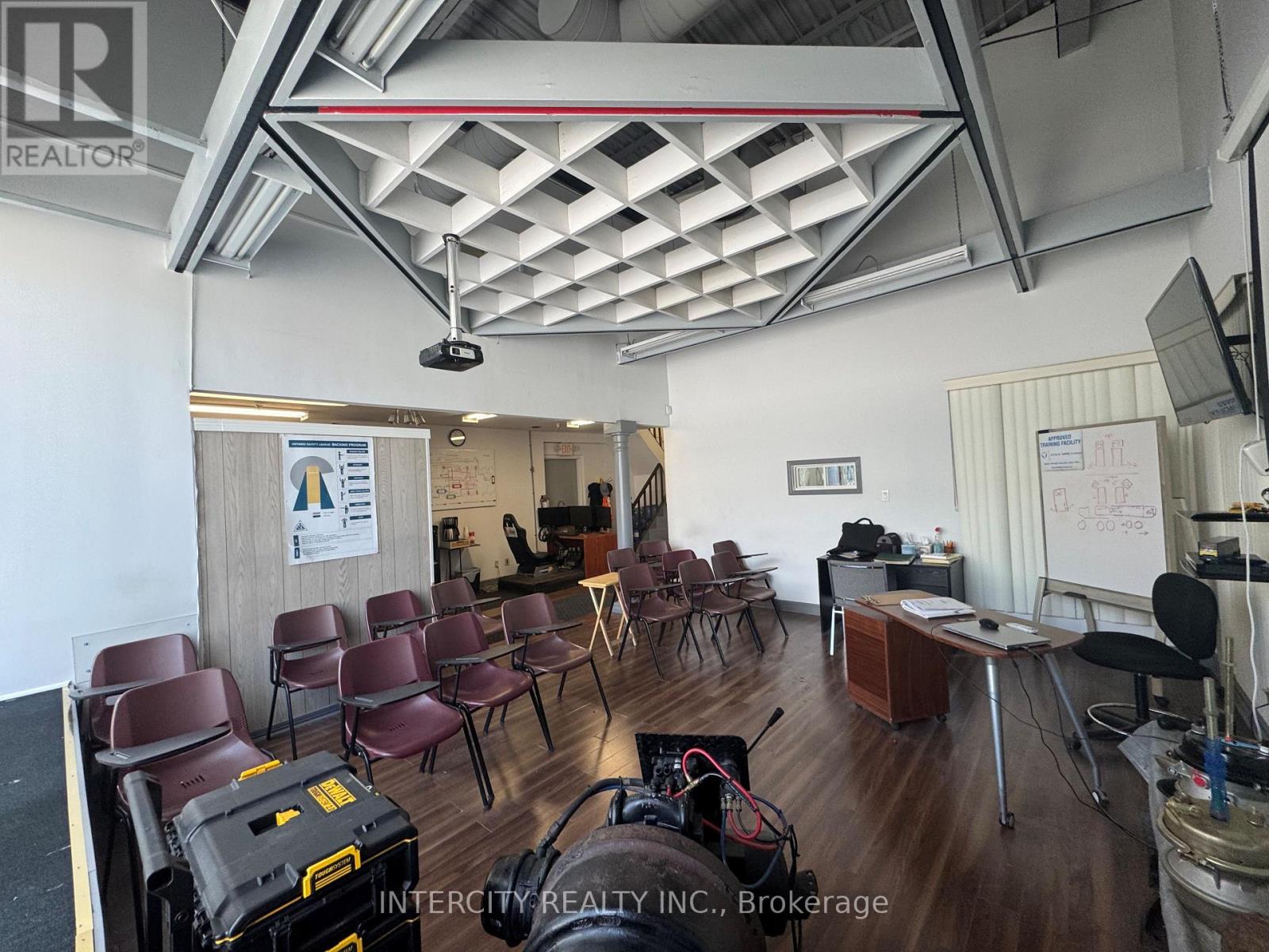 102 - 2100 Steeles Avenue W, Vaughan, Ontario  L4K 2V1 - Photo 5 - N12586254