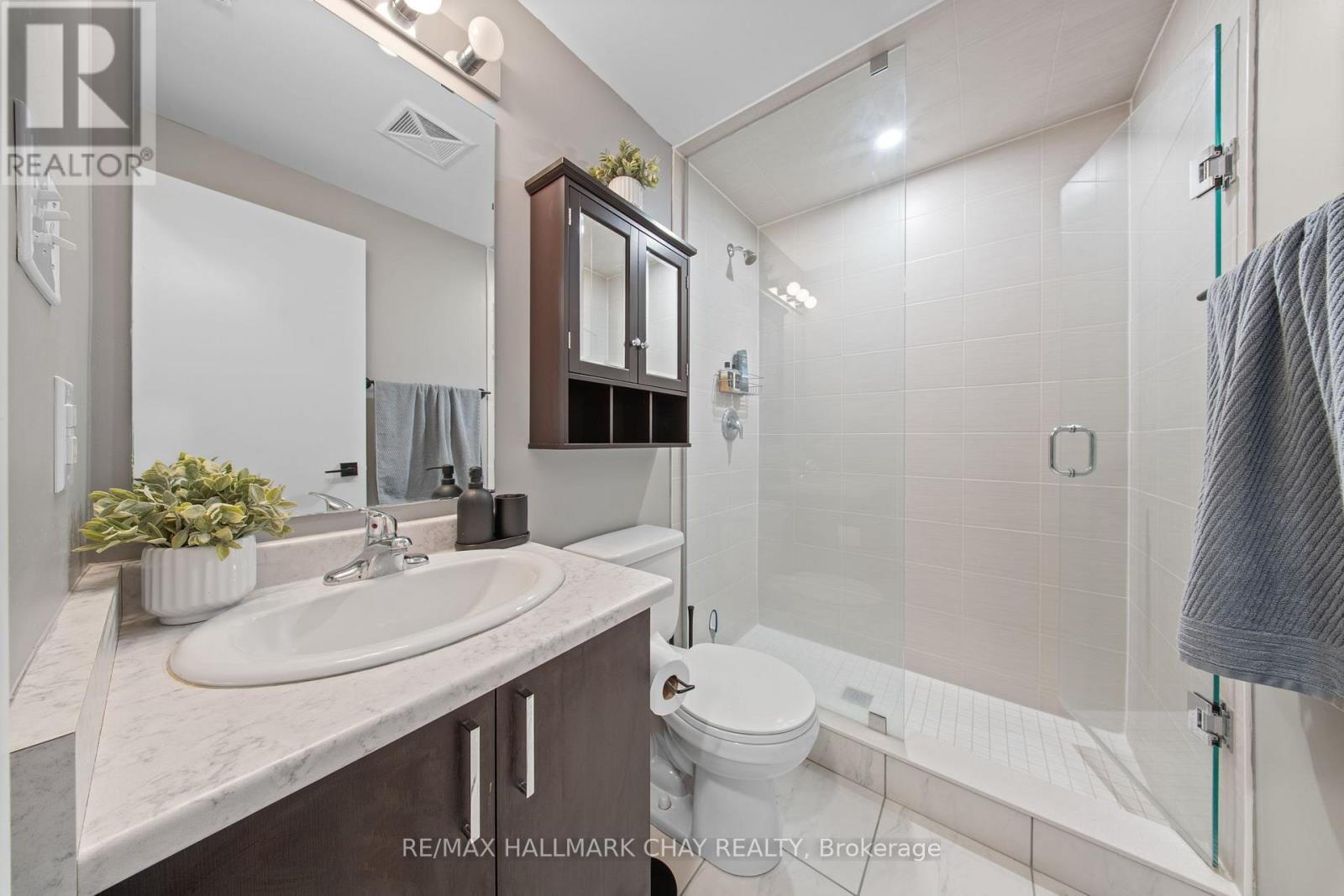 211 - 4 Spice Way, Barrie, Ontario  L9J 0M2 - Photo 15 - S12586252